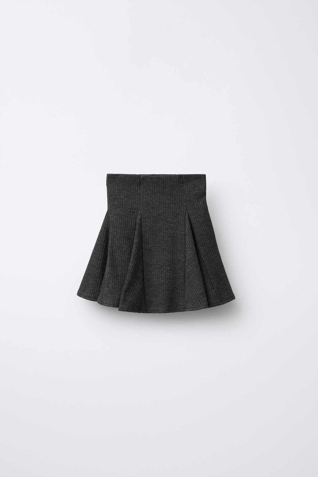 RUFFLED RIBBED BERMUDA SKORT