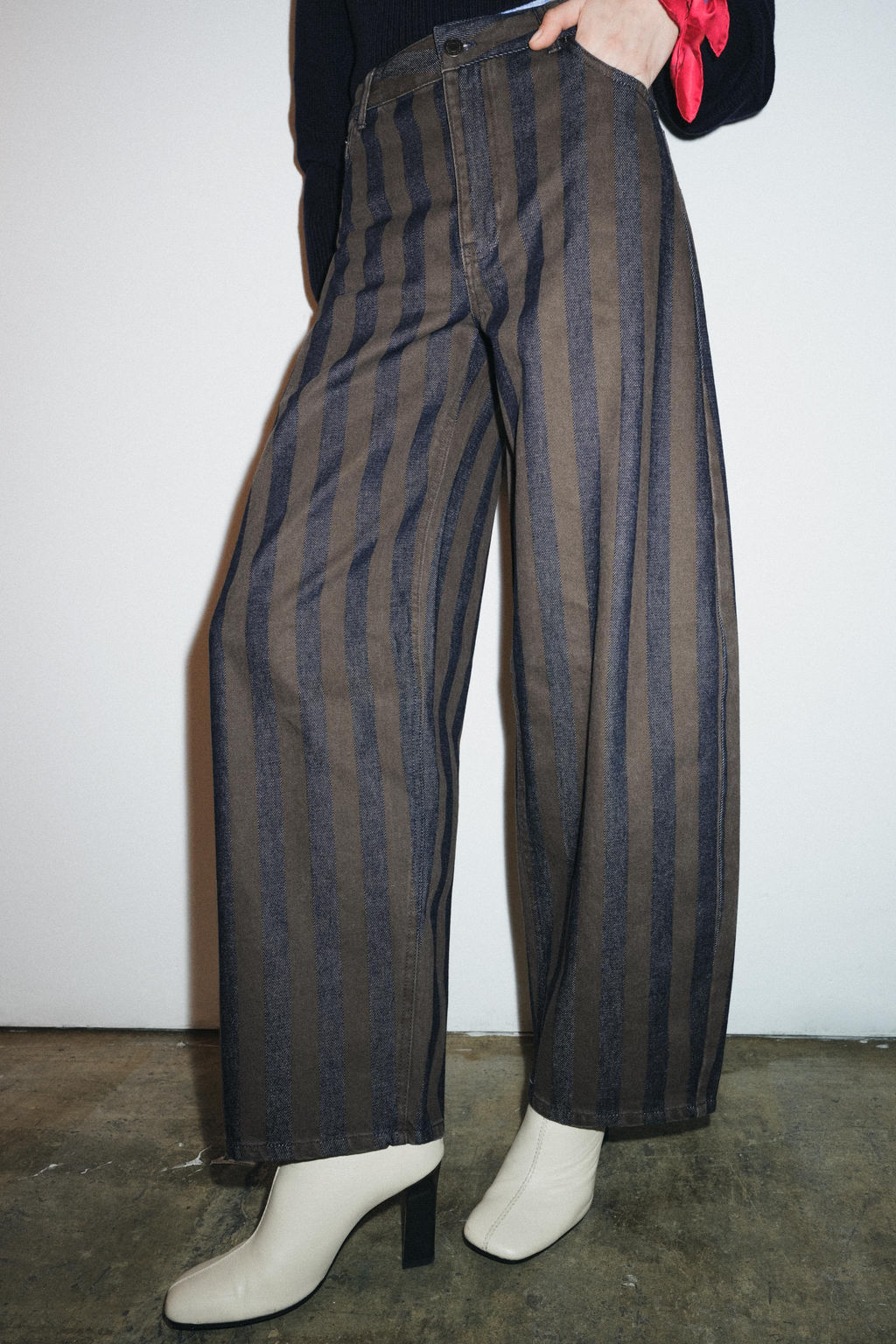 ZW COLLECTION BARREL MID-WAIST JEANS - Zara фото 2