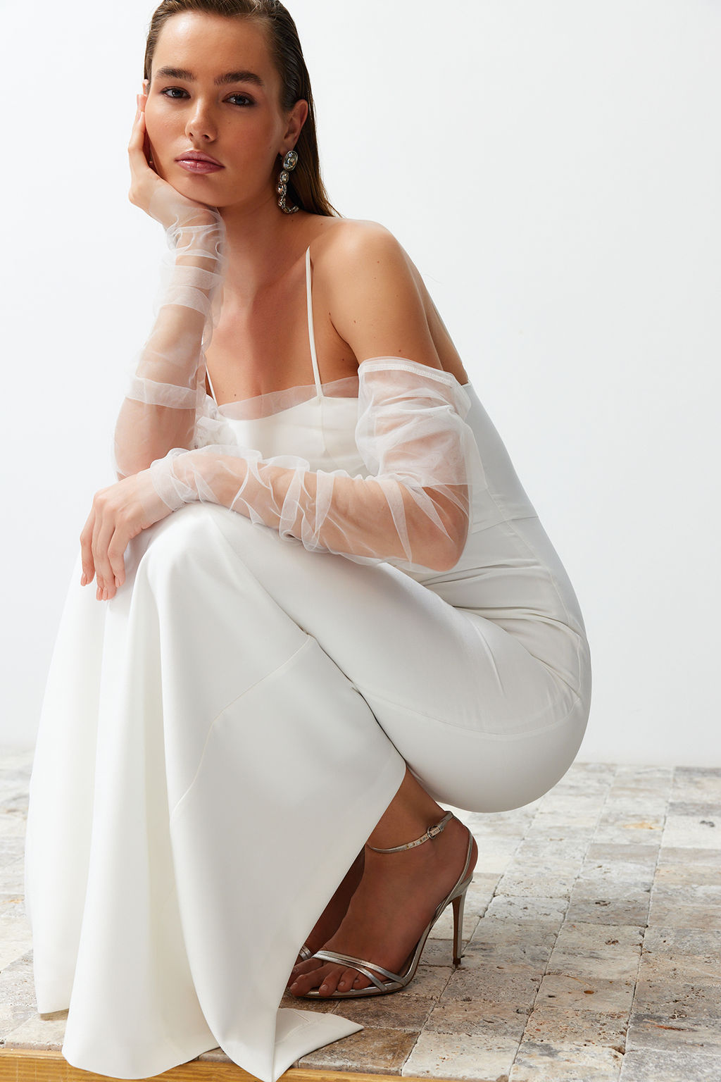 TRENDYOLMILLA Bridal Beyaz Vucuda Oturan Astarl? Dokuma Dugun/Nikah Uzun S?k Abiye Elbise TPRSS24AE00016  фото 3