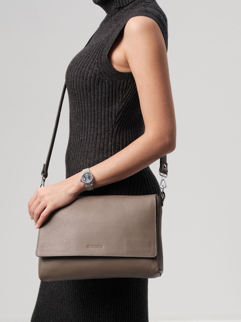 Сумка кожаная на плечо Deboro 30181 тауп