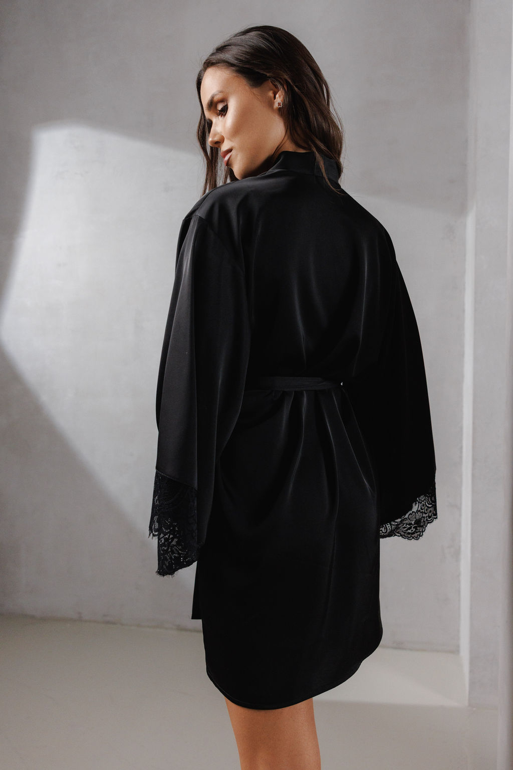 D0119 ЧЕРНЫЙ ХАЛАТ