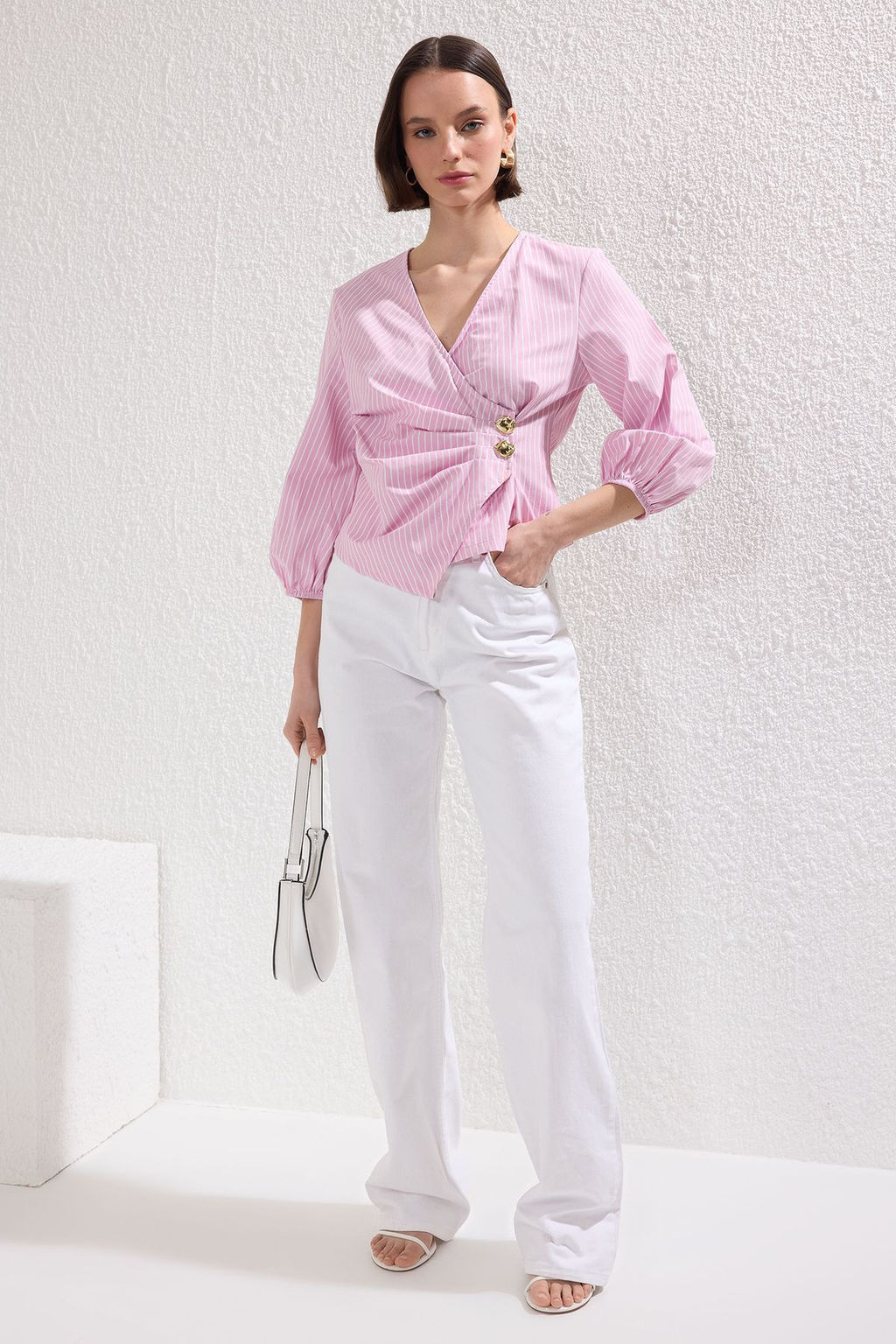 Trendyolmilla Mavi Kruvaze Cizgili Dokuma Bluz TWOSS25BZ00170 фото 2