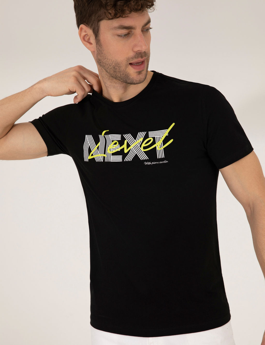 Siyah Slim Fit Bask_l_ Bisiklet Yaka Ti__rt