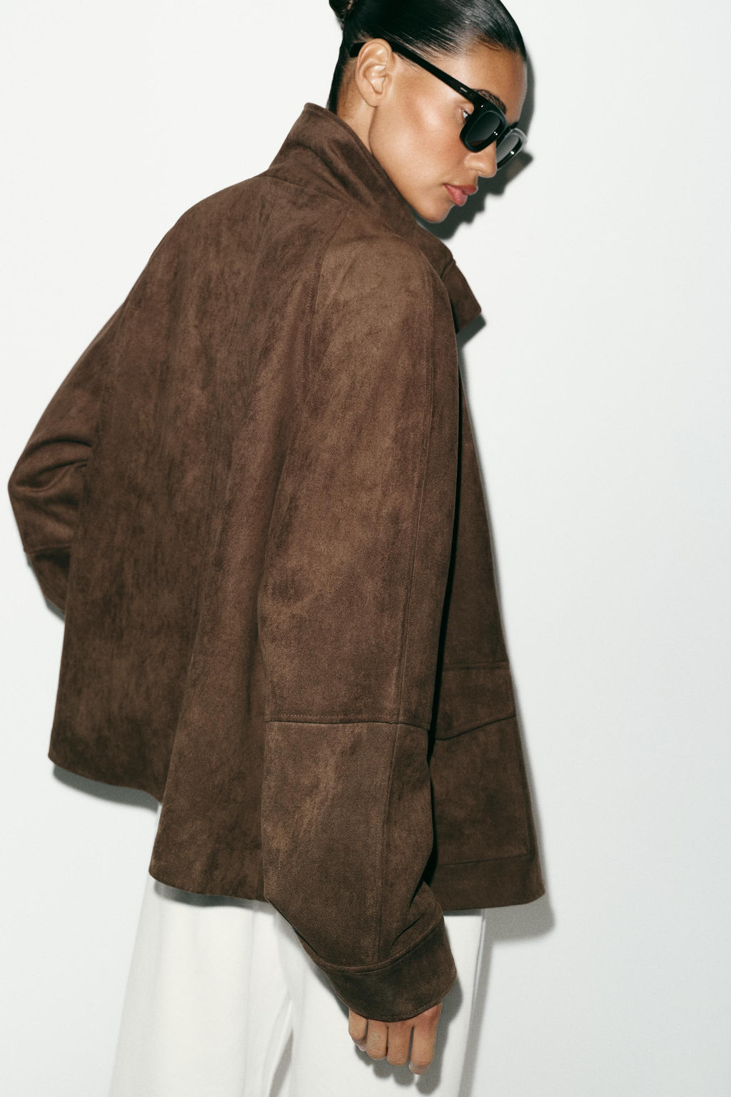 CHAQUETA EFECTO ANTE BOLSILLOS / Marr?n oscuro - Zara фото 6