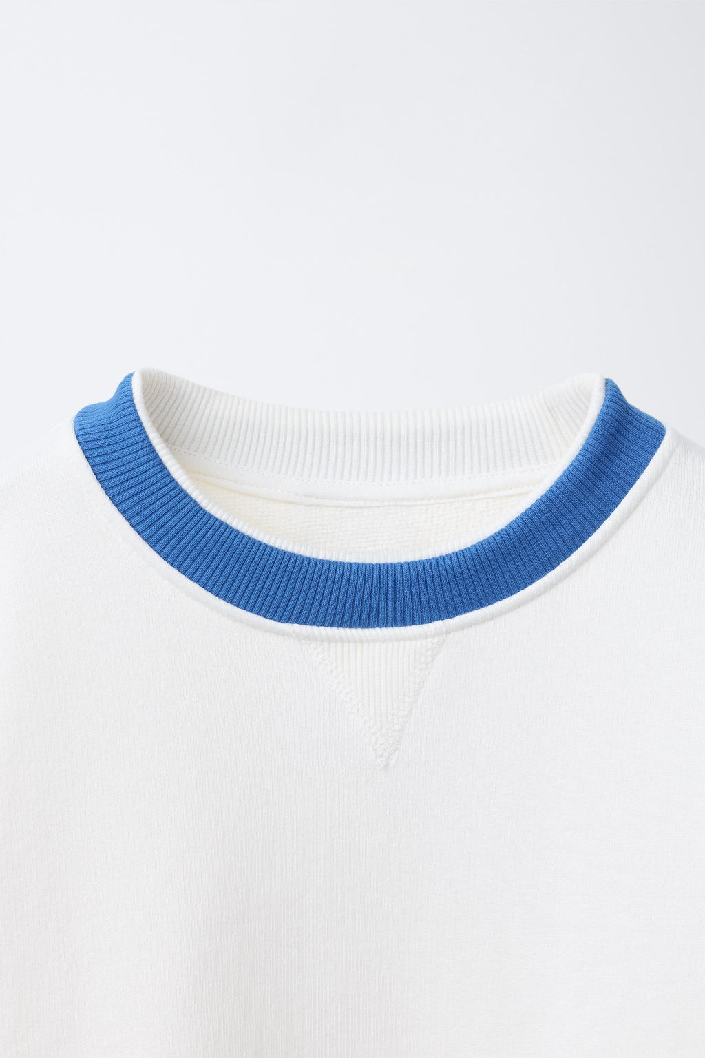 SWEATSHIRT WITH CONTRAST RIB NECK - Zara фото 3