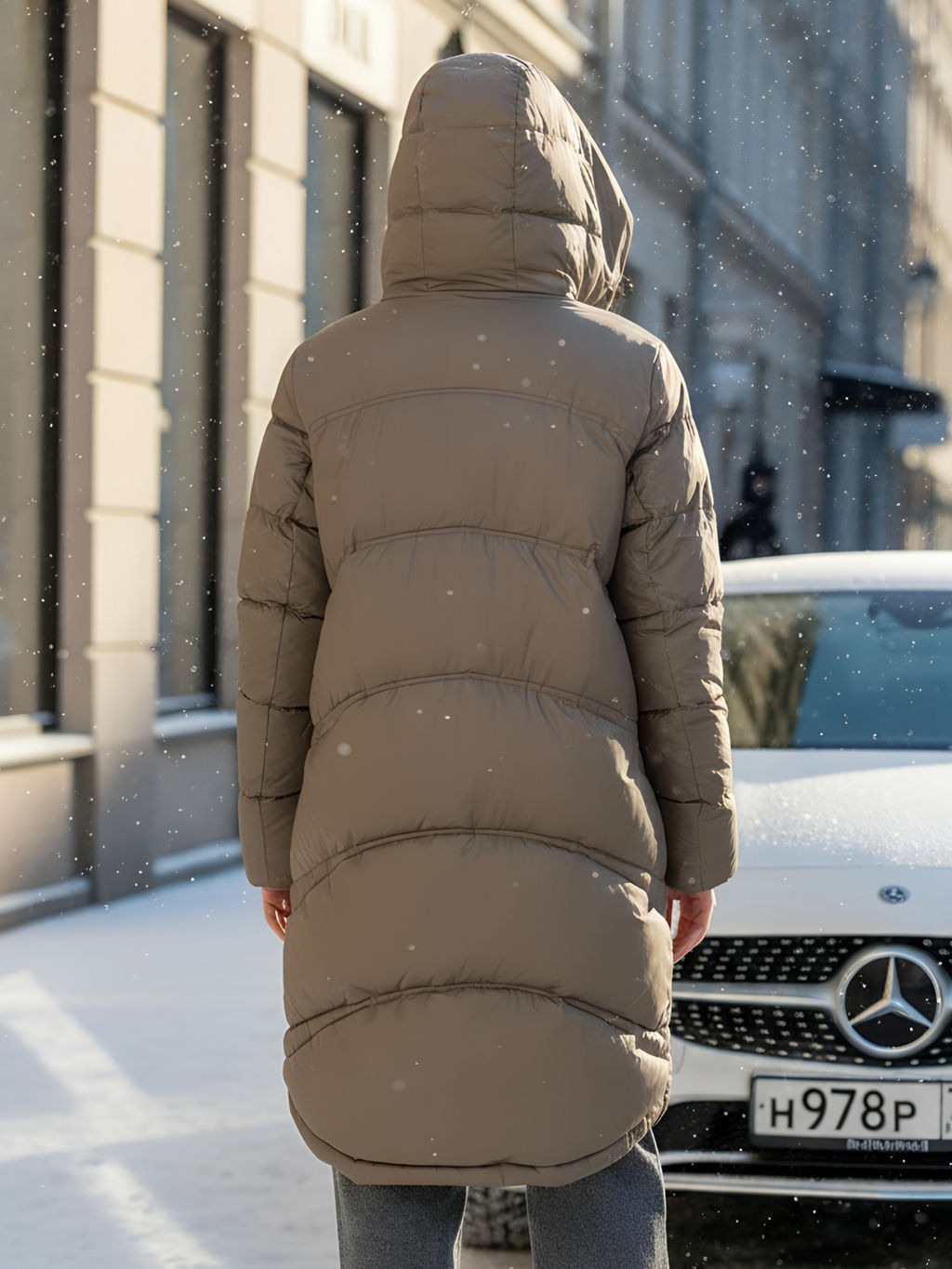 Пальто зимнее утепленное с капюшоном женское коричневого цвета 7747K - Visdeer фото 16