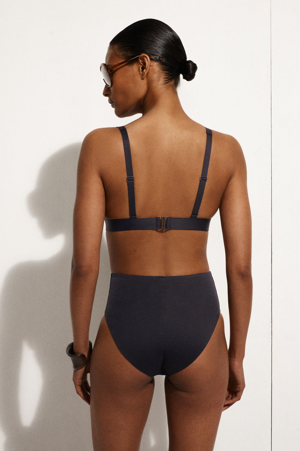 TOP DE BIKINI EFECTO NEOPRENO CUELLO DE PICO - H&m фото 4