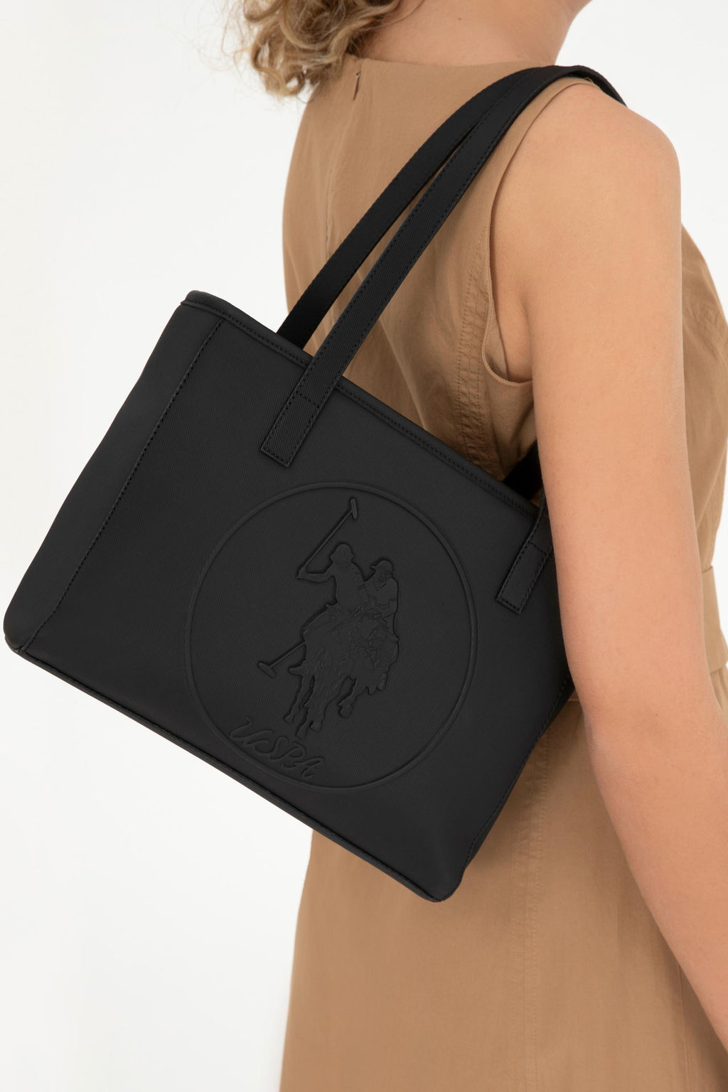 Женская черная сумка через плечо Неожиданная скидка в корзине