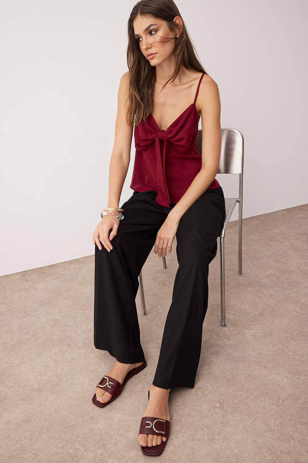 Trendyol Shoes Bej Metal Aksesuar Detayl? Kad?n Terlik TAKSS25TE00015 - Trendyolmilla фото 2