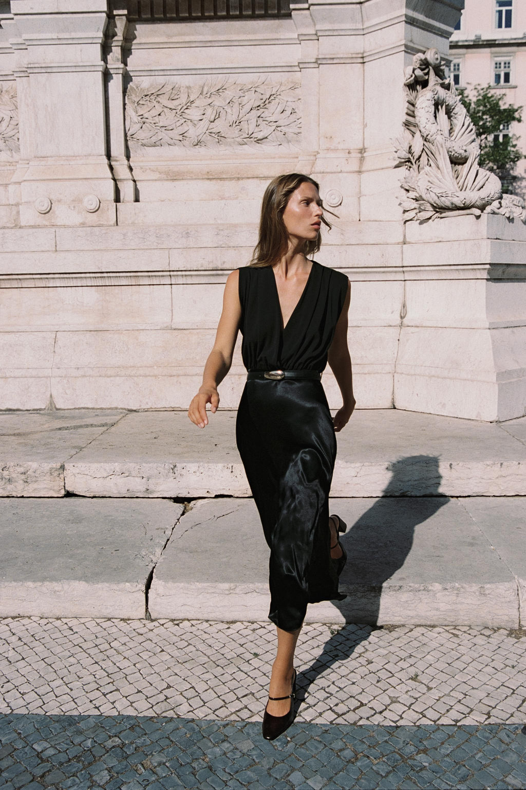 MIDI DRESS WITH CONTRAST BELT - Zara фото 2