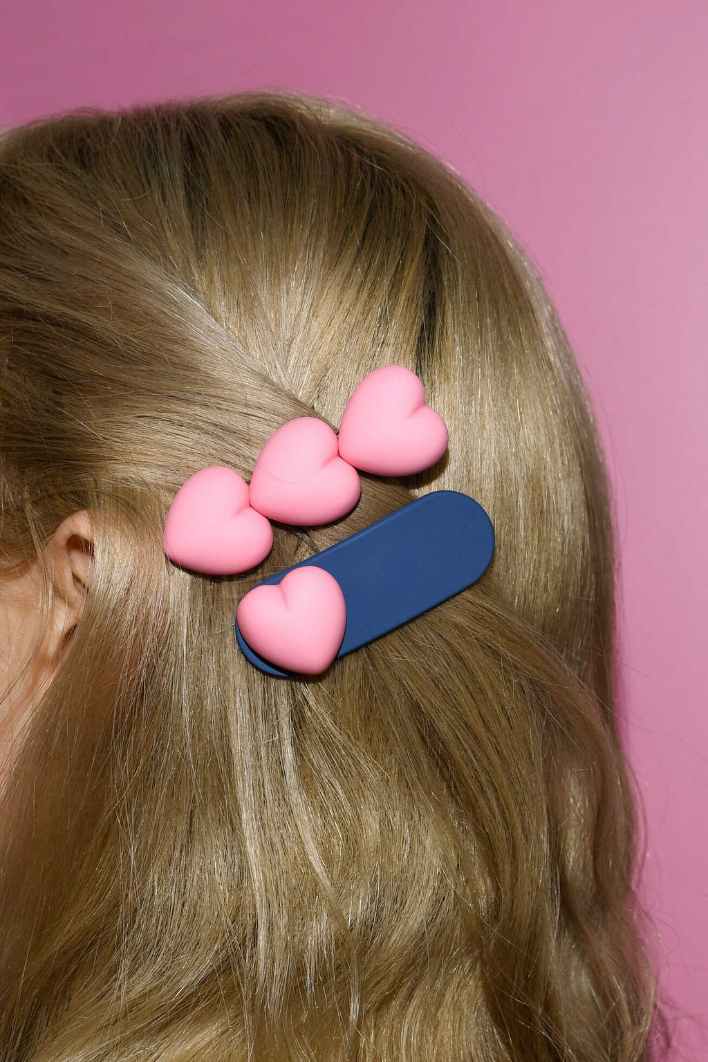 Набор заколок для волос клик-клак, зажим, софт-тач, арт. 71755 / 10 СЕРДЕЧКИ (в наборе: 2шт., 6,4; 6,7 см, черный металл, поликарбонат, полиэфирная смола, цвет: розовый, серо-голубой, подложка из мелованного картона + ПЭТ-пакет с европодвесом)