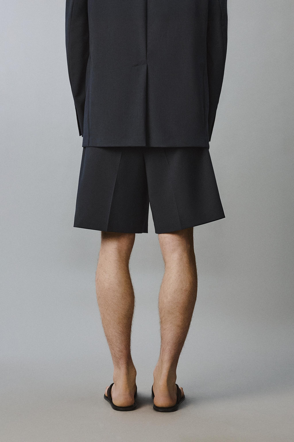 BERMUDA PLIEGUES TRAJE RELAXED FIT / Marino oscuro