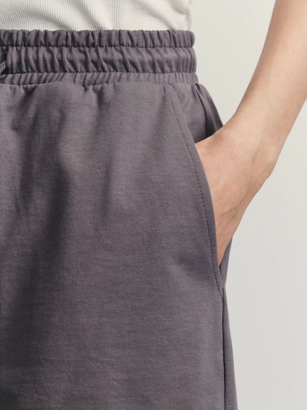 Трикотажные шорты с эластичным поясом / Zarina  фото 7