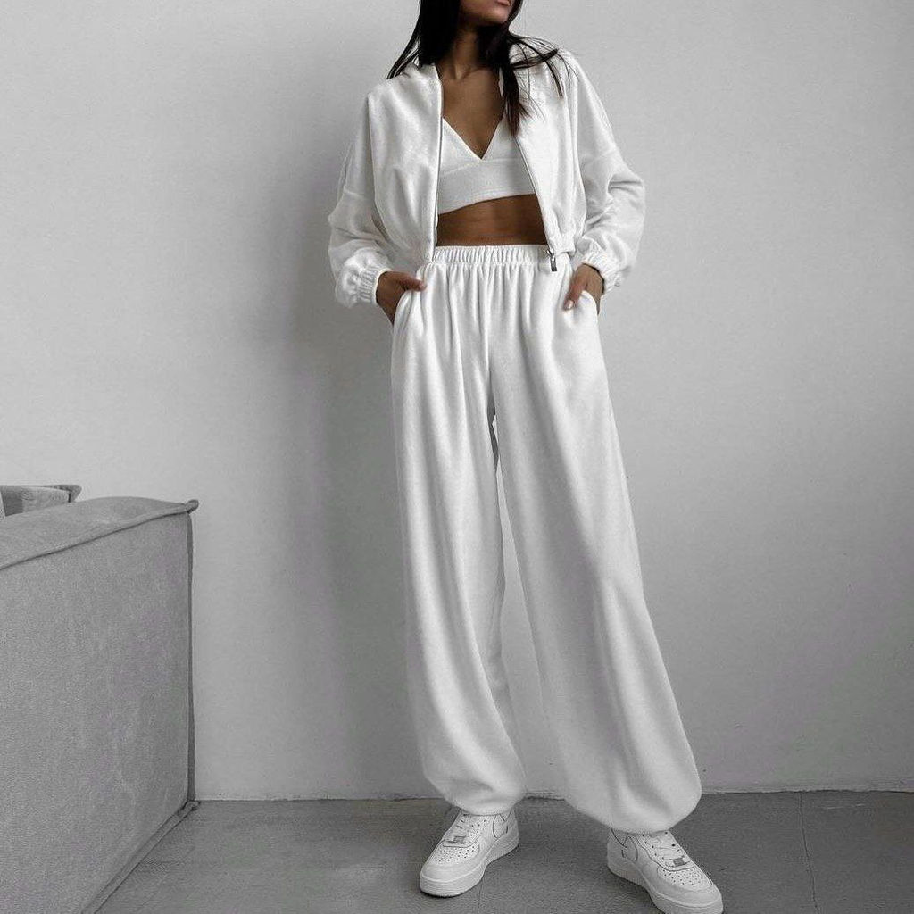 Костюм тройка