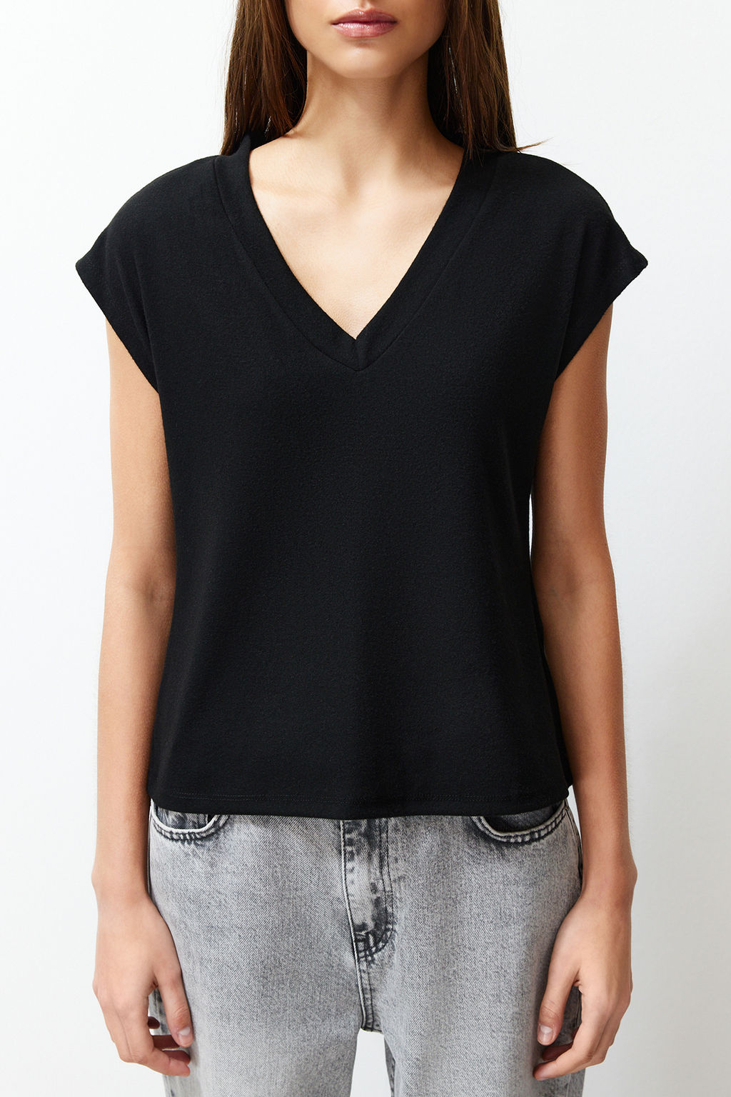 Siyah Viskoz/Yumusak Kumas Fitted/Vucuda Oturan Ay Kol V Yaka Esnek Orme Bluz TWOSS24BZ00433