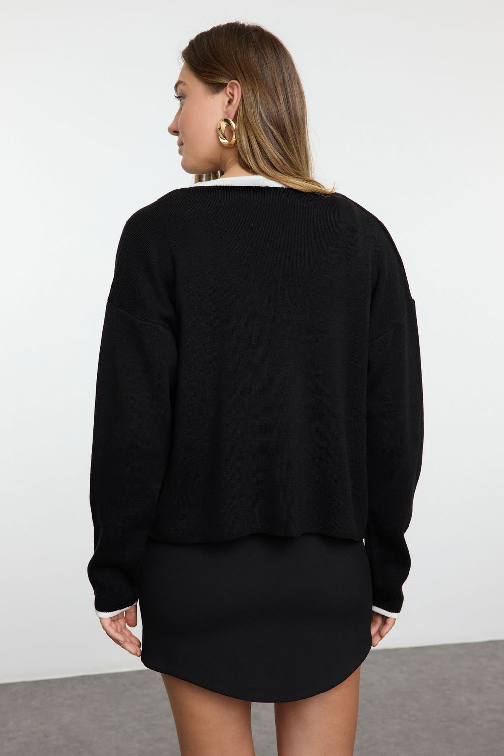 TRENDYOLMILLA Siyah Renk Bloklu Triko Bluz- H?rka Tak?m TWOAW25HI00058 фото 12