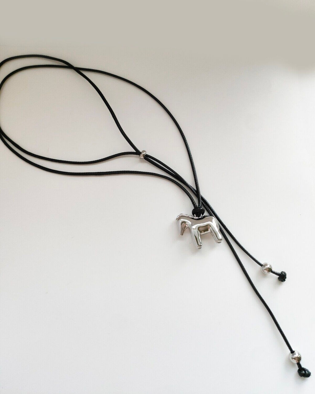 Подвеска на шнурке