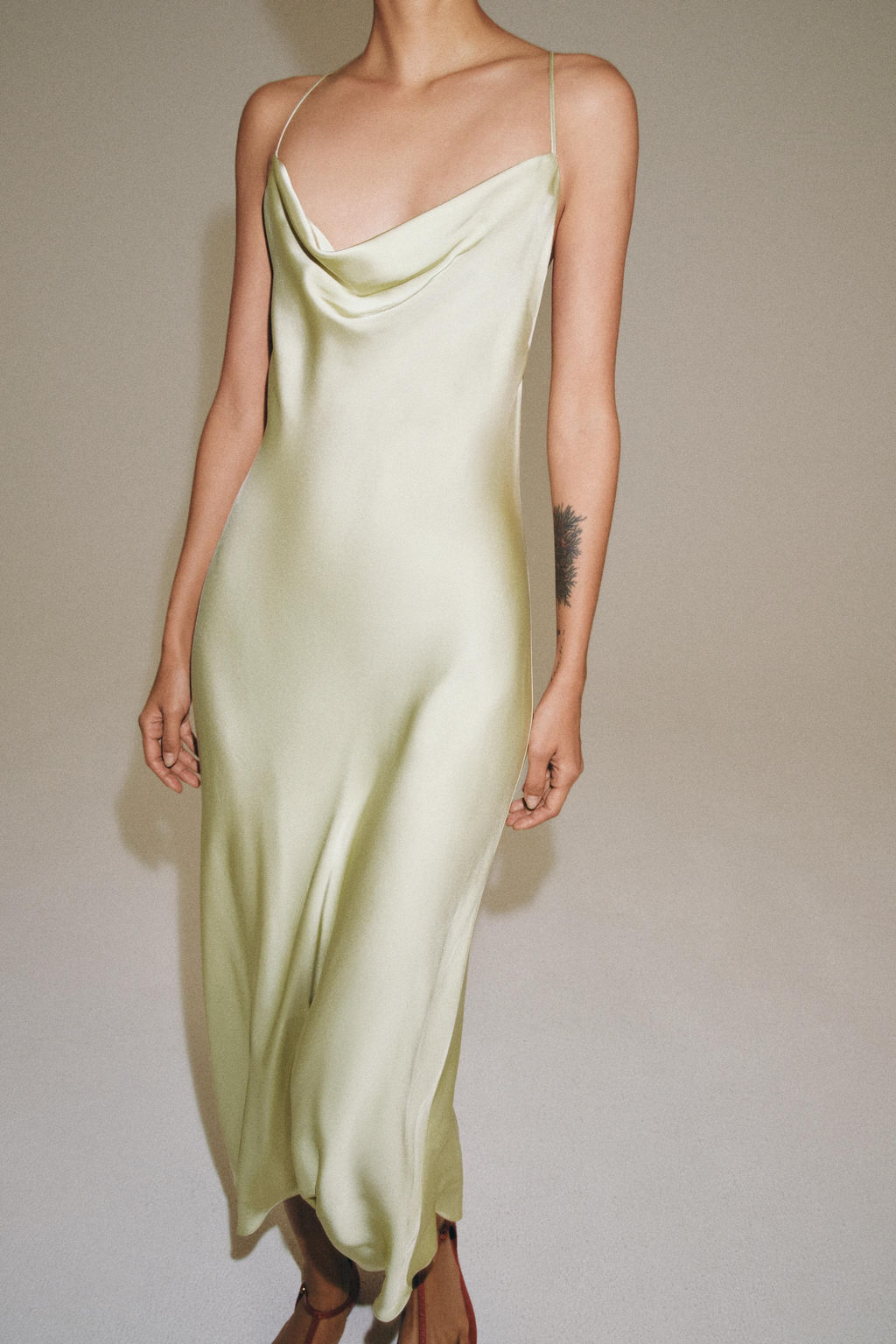 VESTIDO LENCERO SATINADO ZW COLLECTION / Verde agua - Zara фото 2