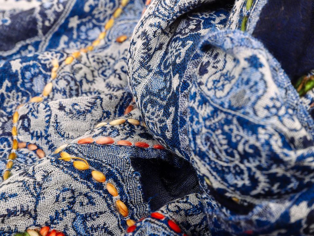 Палантин с вышивкой (шерсть 100%) № Тк903/78 - Ганг фото 3