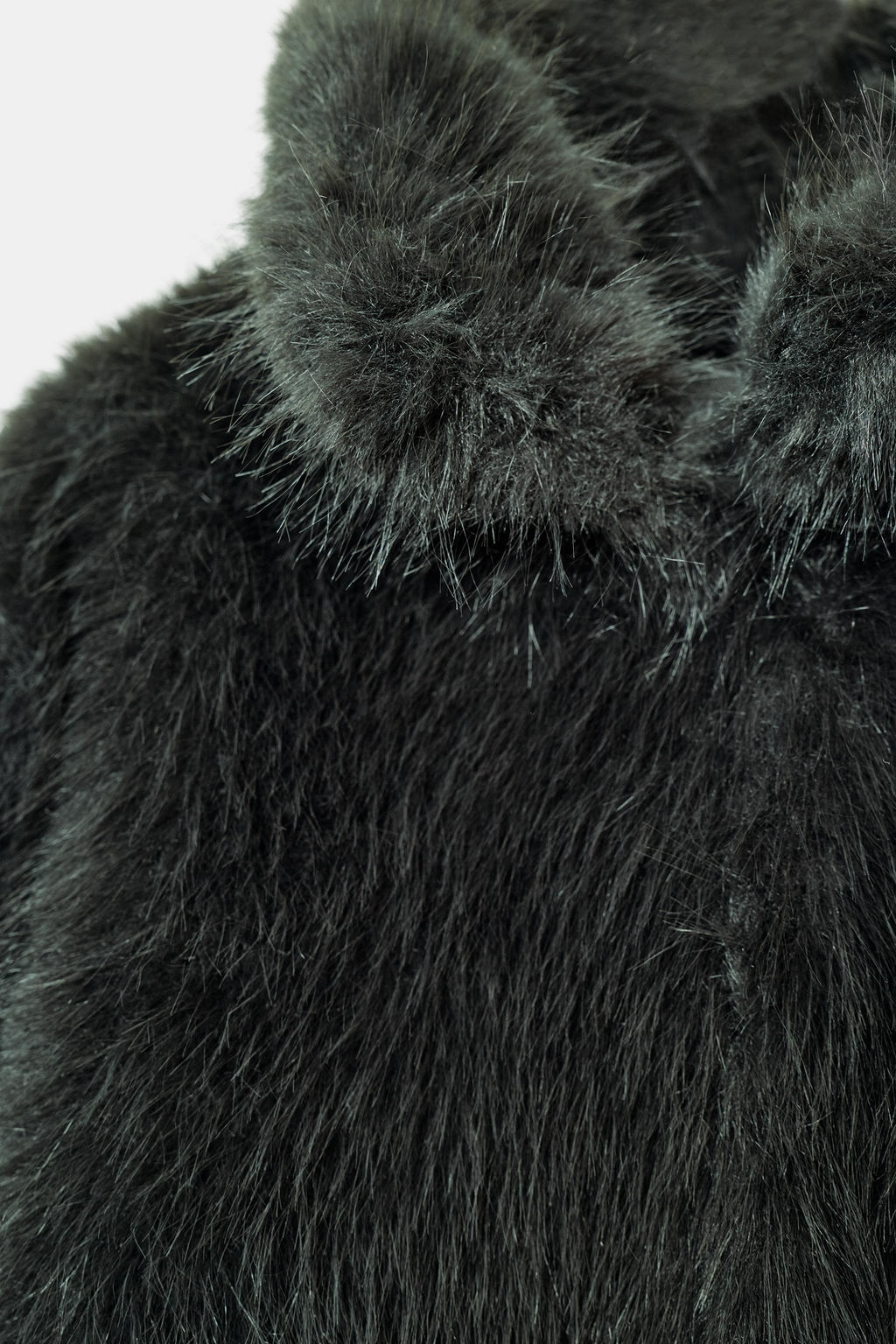SHORT FAUX FUR COAT WITH TOGGLES - Zara фото 8