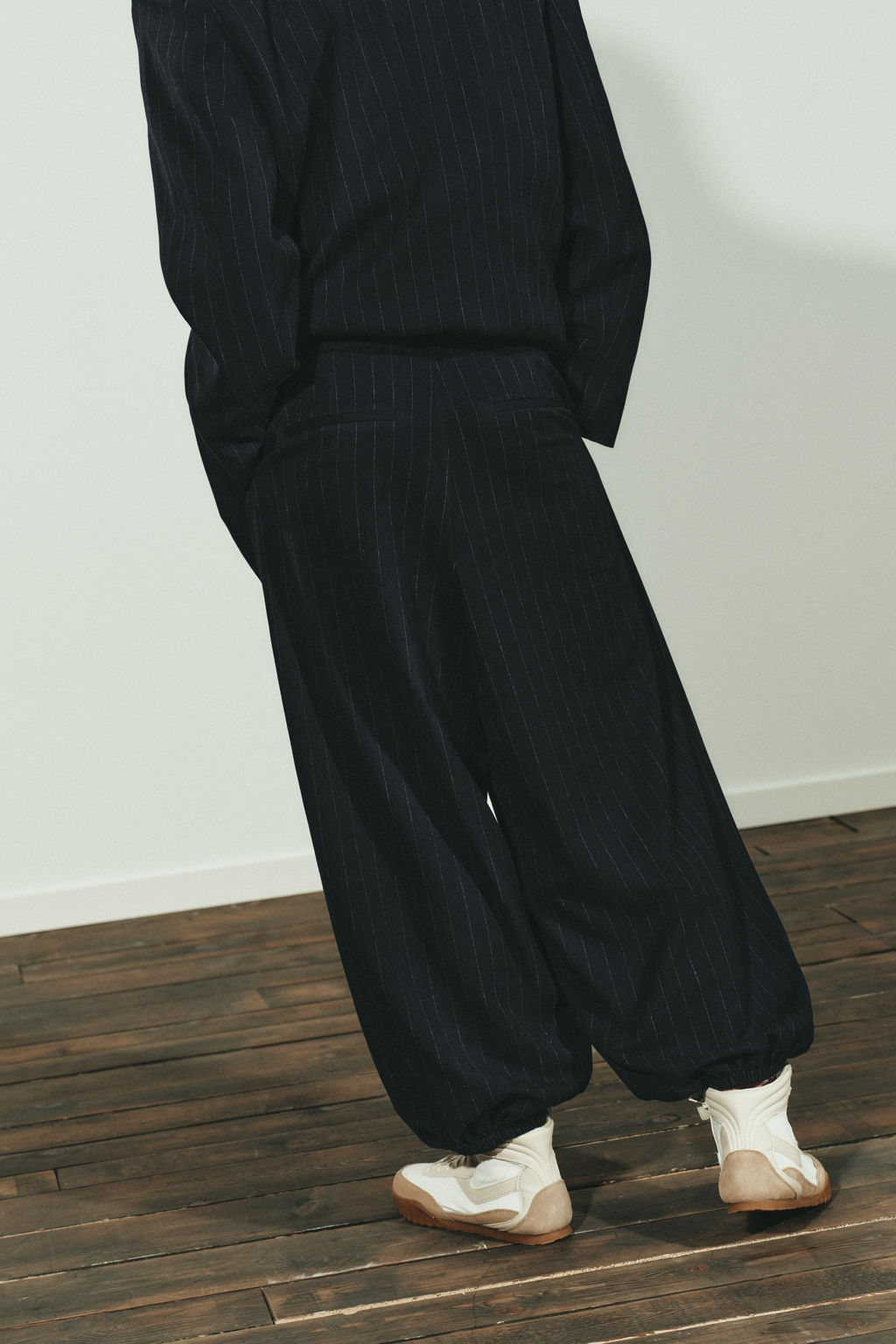 PINSTRIPED PLEATED JOGGERS - Zara фото 4