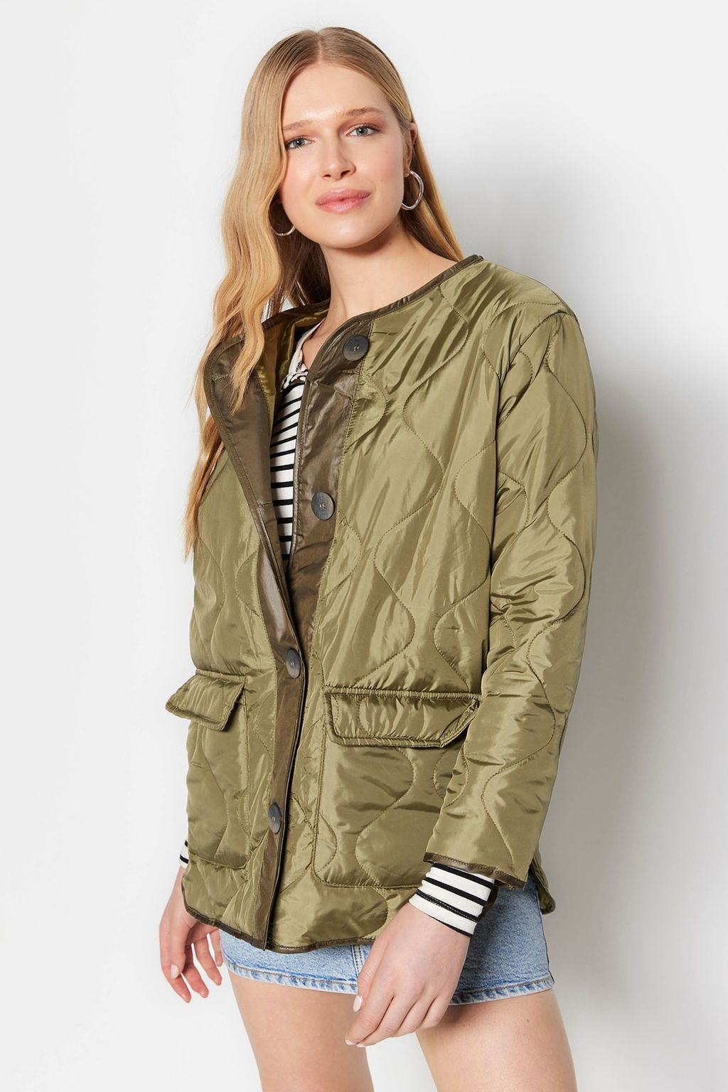 TRENDYOLMILLA Haki Renk Bloklu Su Itici Kapitone Mont TWOAW23MO00134 фото 13