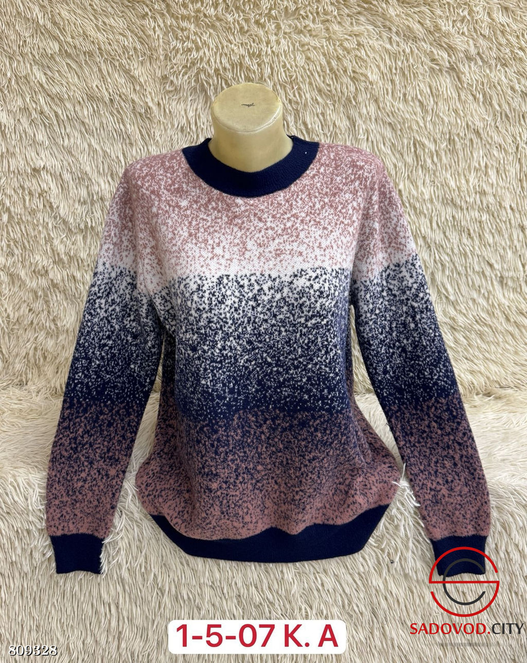 Свитер женский с принтом - Bruno фото 3