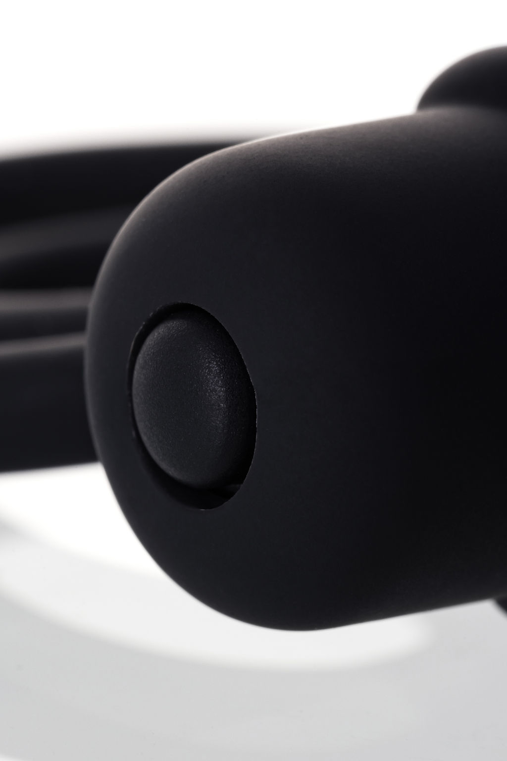 Анальная пробка Erotist Ruffle с дополнительной стимуляцией, силикон, черная, M