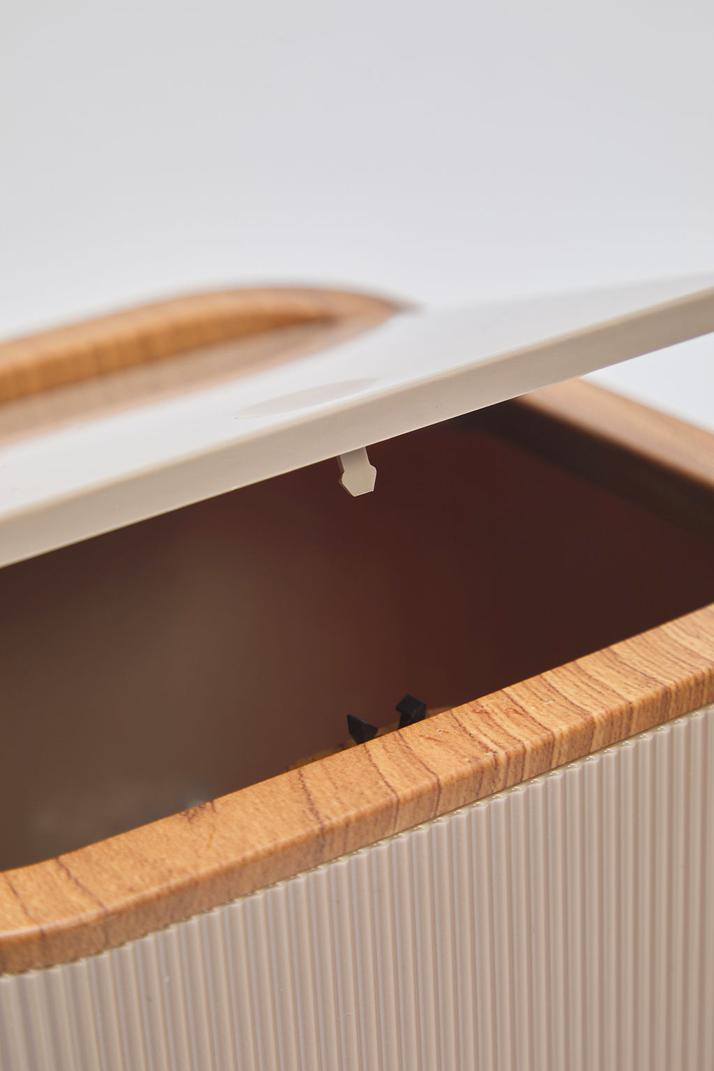 Trendyolmilla Home 2li Plastik Ahsap Gorunum Detayl? Cop Kovas? ve F?rca Banyo Seti TPHSS25BST00003  фото 2