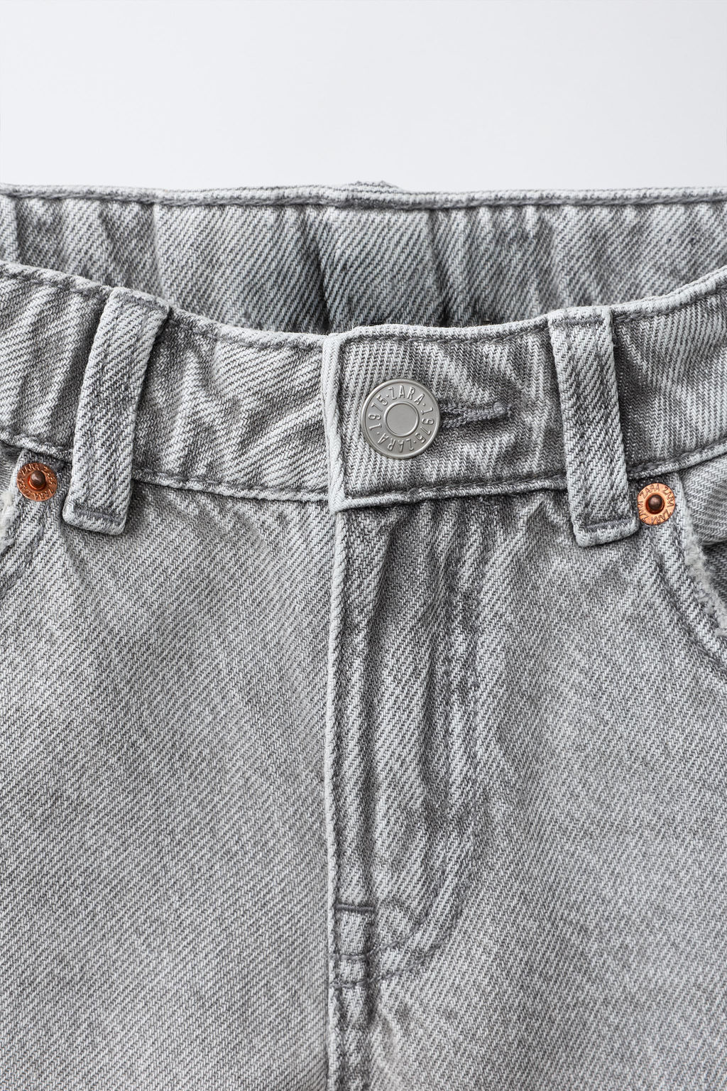 JEANS STRAIGHT ROTOS / Gris claro - Zara фото 3