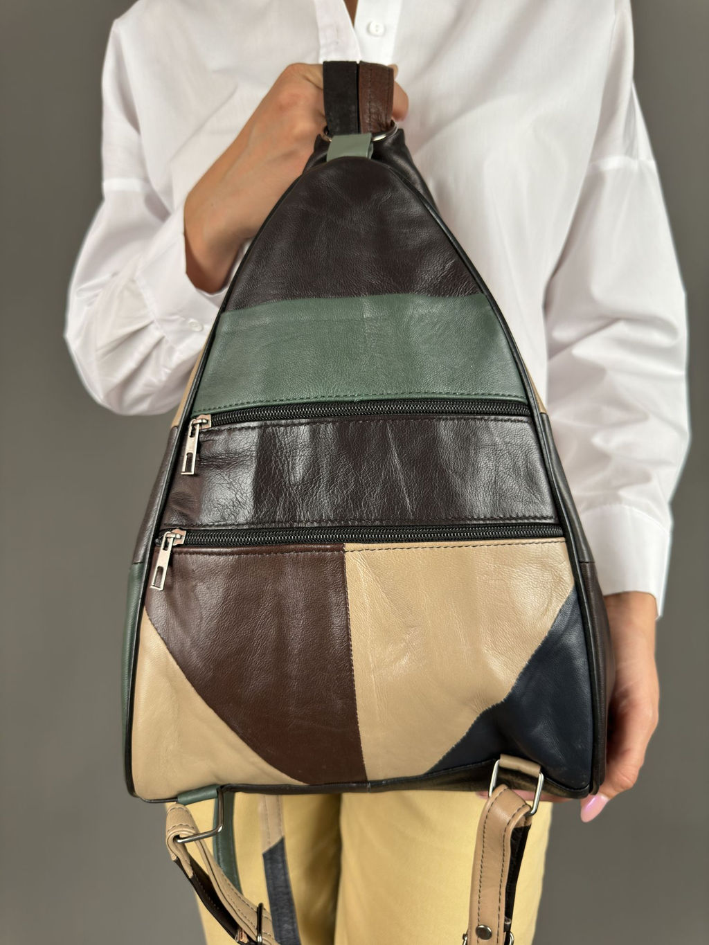 Сумка-рюкзак женская из телячьей кожи