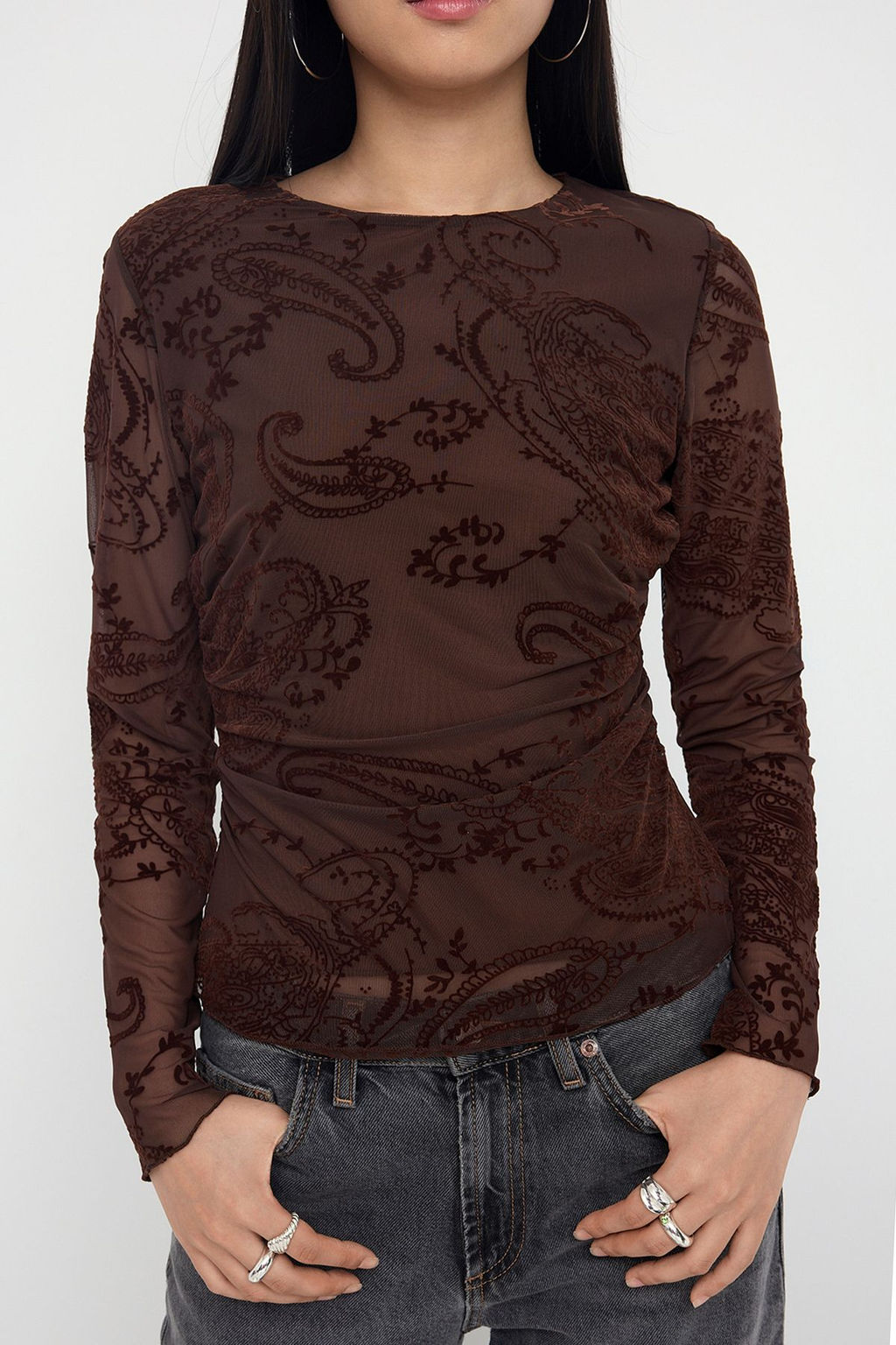 Kahverengi Fitted/Vucuda Oturan Flok Bask?l? Tul Uzun Kollu Kay?k Yaka Orme Bluz TWOAW26BZ00135