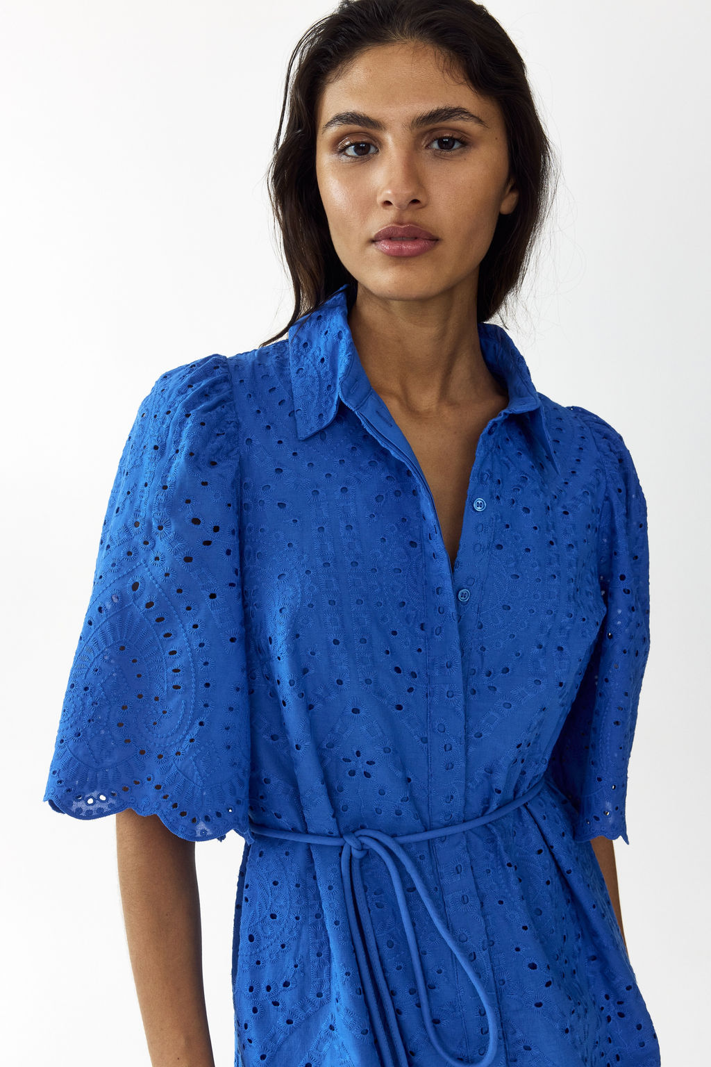 Vestido camisero de algod?n con bordado ingl?s - H&m фото 3