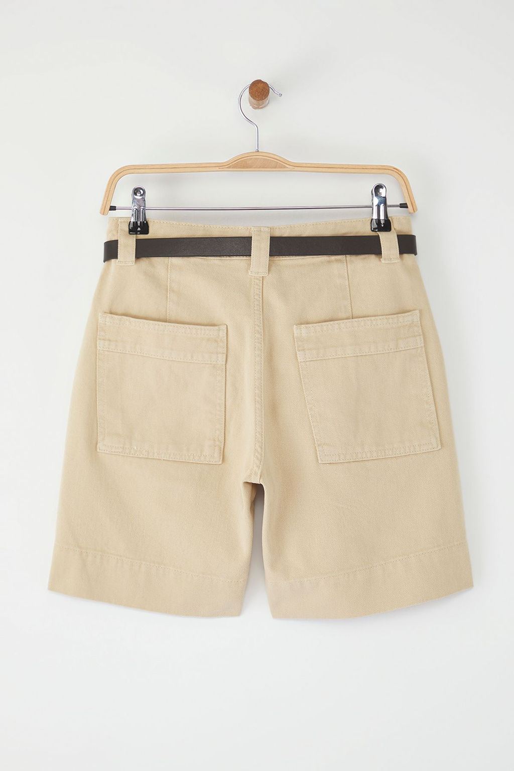 Trendyolmilla Bej Kemerli Dikis Detayl? Yuksek Bel Denim Bermuda TWOSS25SR00196  фото 6