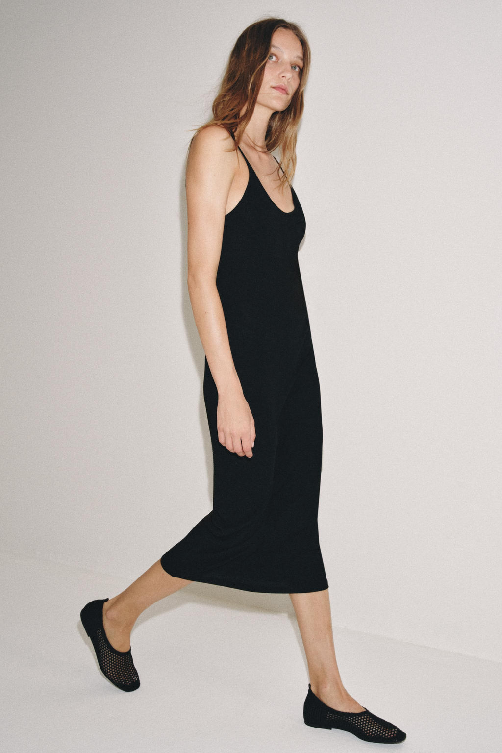 VESTIDO LARGO TIRANTES / Negro - Zara фото 3