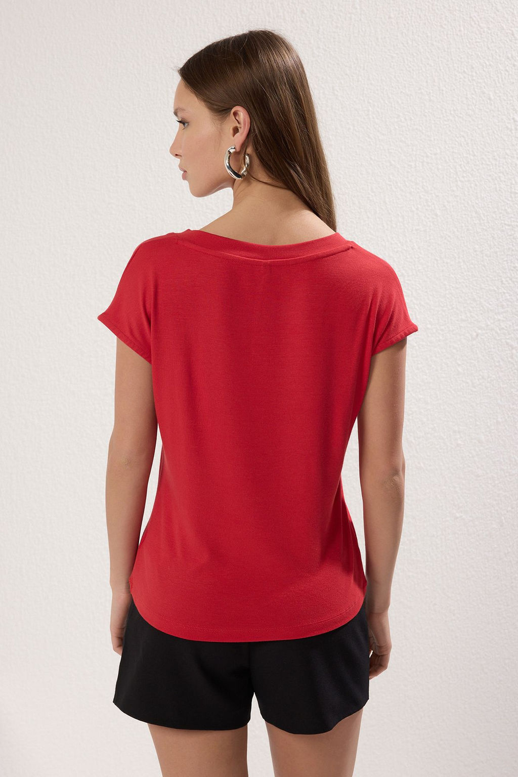 Trendyolmilla Ekru Viskoz/Yumusak Kumas Fitted/Vucuda Oturan Ay Kol V Yaka Esnek Orme Bluz TWOSS24BZ00433  фото 12