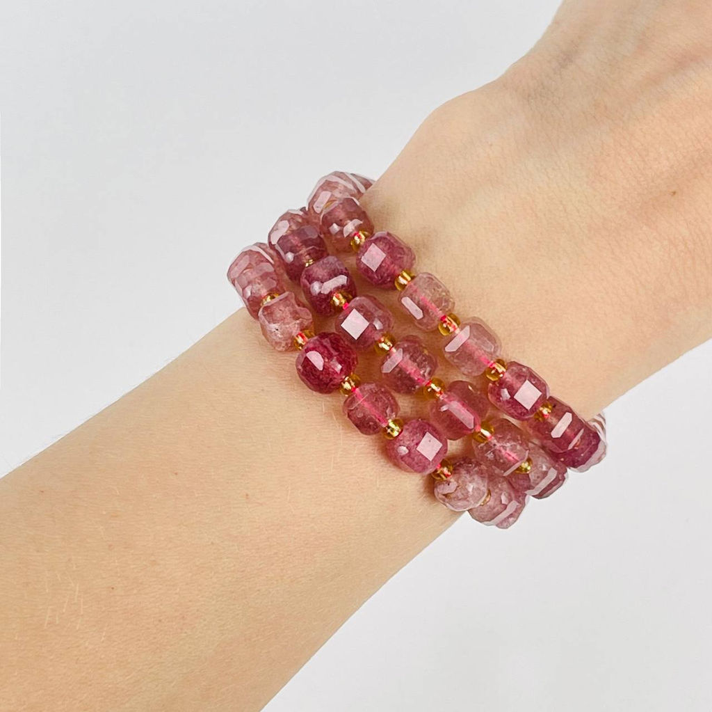 Бусины для украшений из Клубничного кварца (42 бусины) 37 см