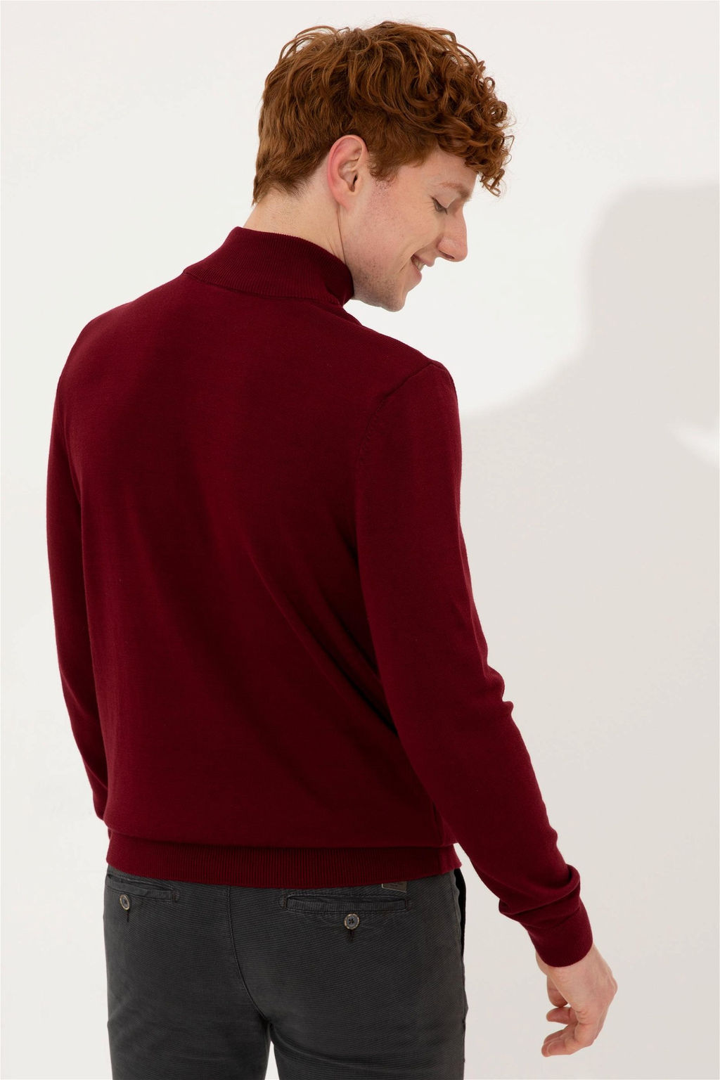 U. S. Polo Assn Мужской базовый трикотажный свитер бордового цвета с водолазкой - U.s. polo assn фото 11