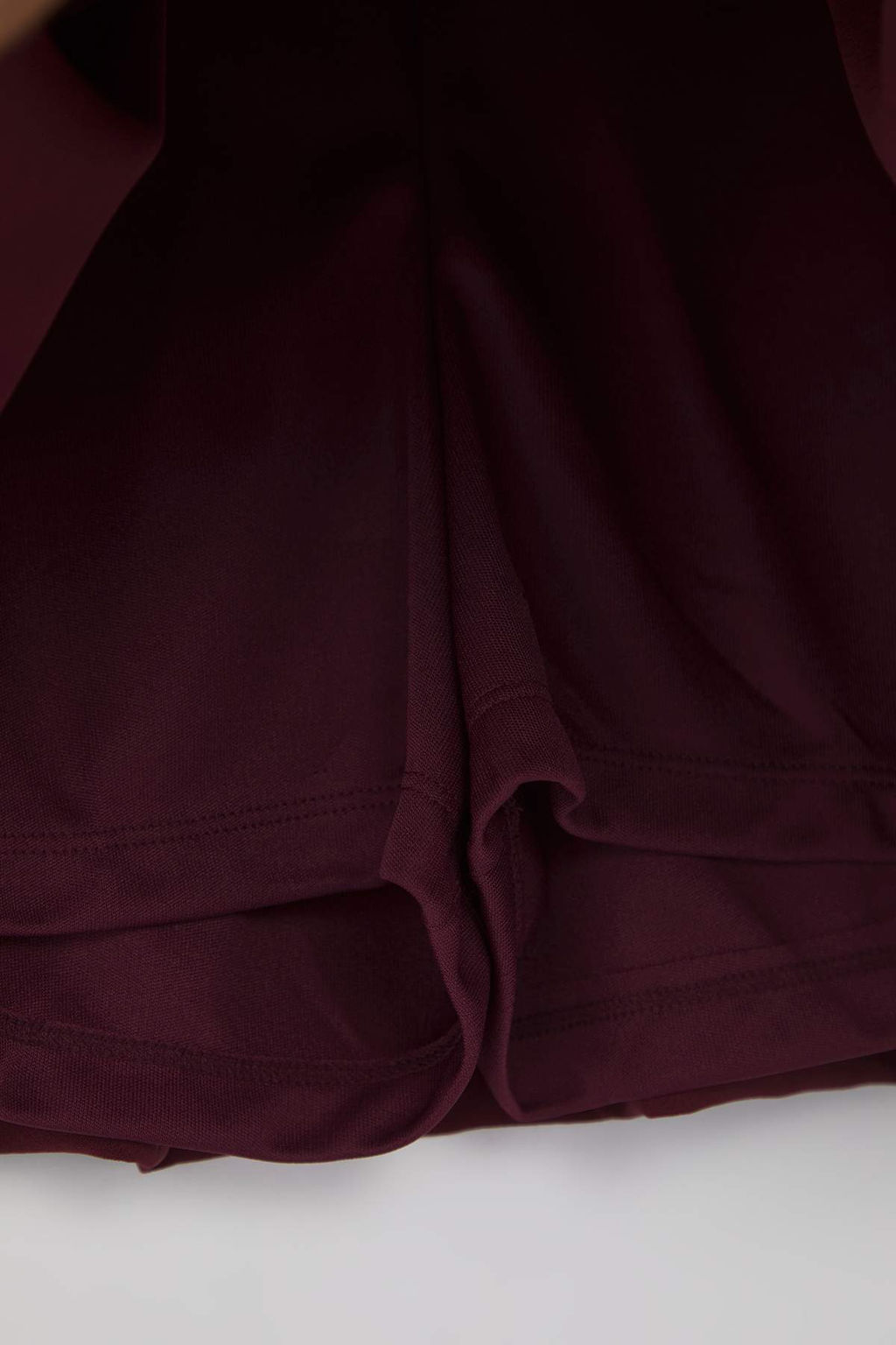 TRENDYOLMILLA Siyah Piliseli Orta Bel Super Mini Dokuma Etek Gorunumlu Sort TWOAW25SR00038  фото 6