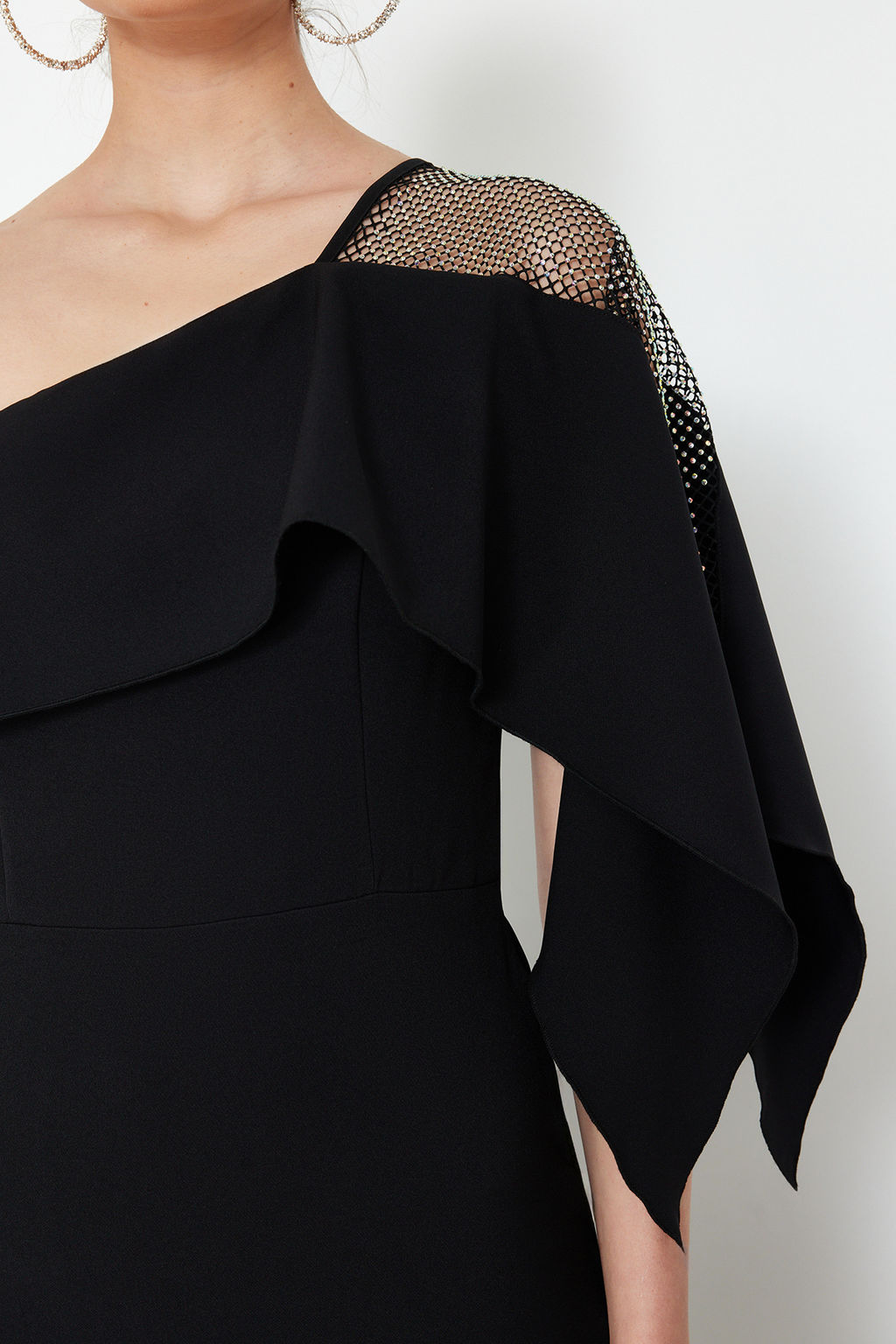 Siyah Vucuda Oturan Tas Aksesuarl? Tek Kol Dokuma Uzun Abiye Elbise TPRSS24AE00132 - Trendyolmilla фото 5