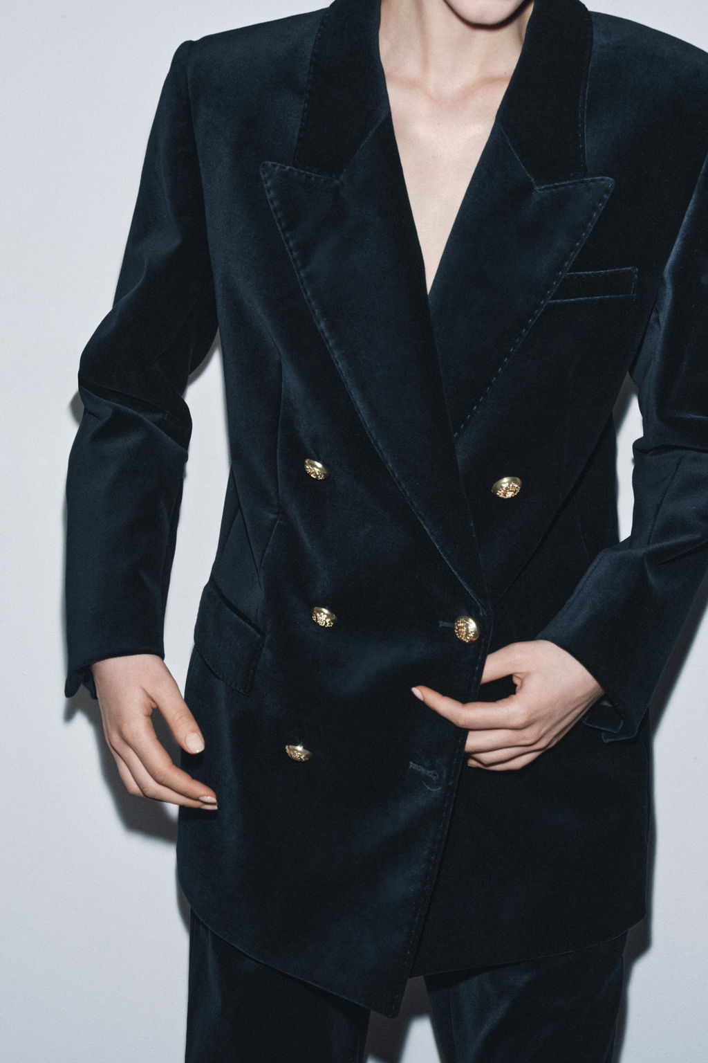 ZW COLLECTION LIMITED EDITION VELVET BLAZER - Zara фото 4