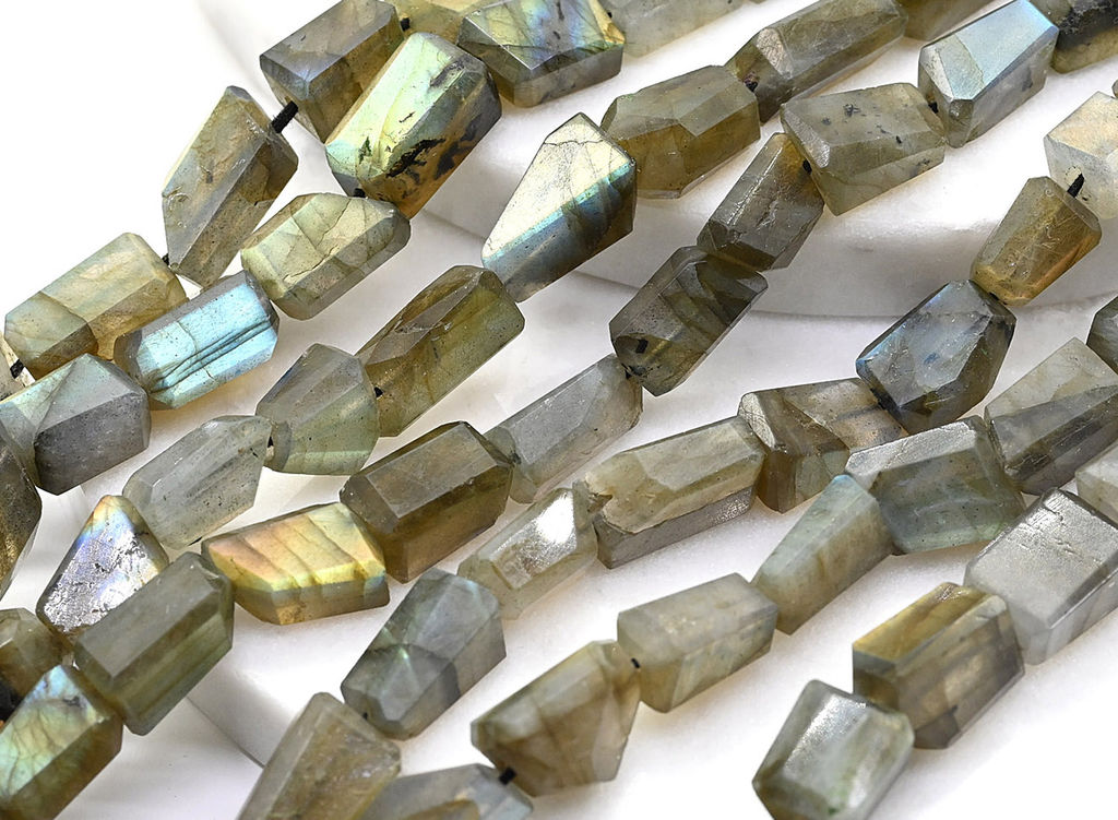 Бусины из лабрадора граненые 8*12мм, 27см, 24 бусины, 22,5г Радуга камня