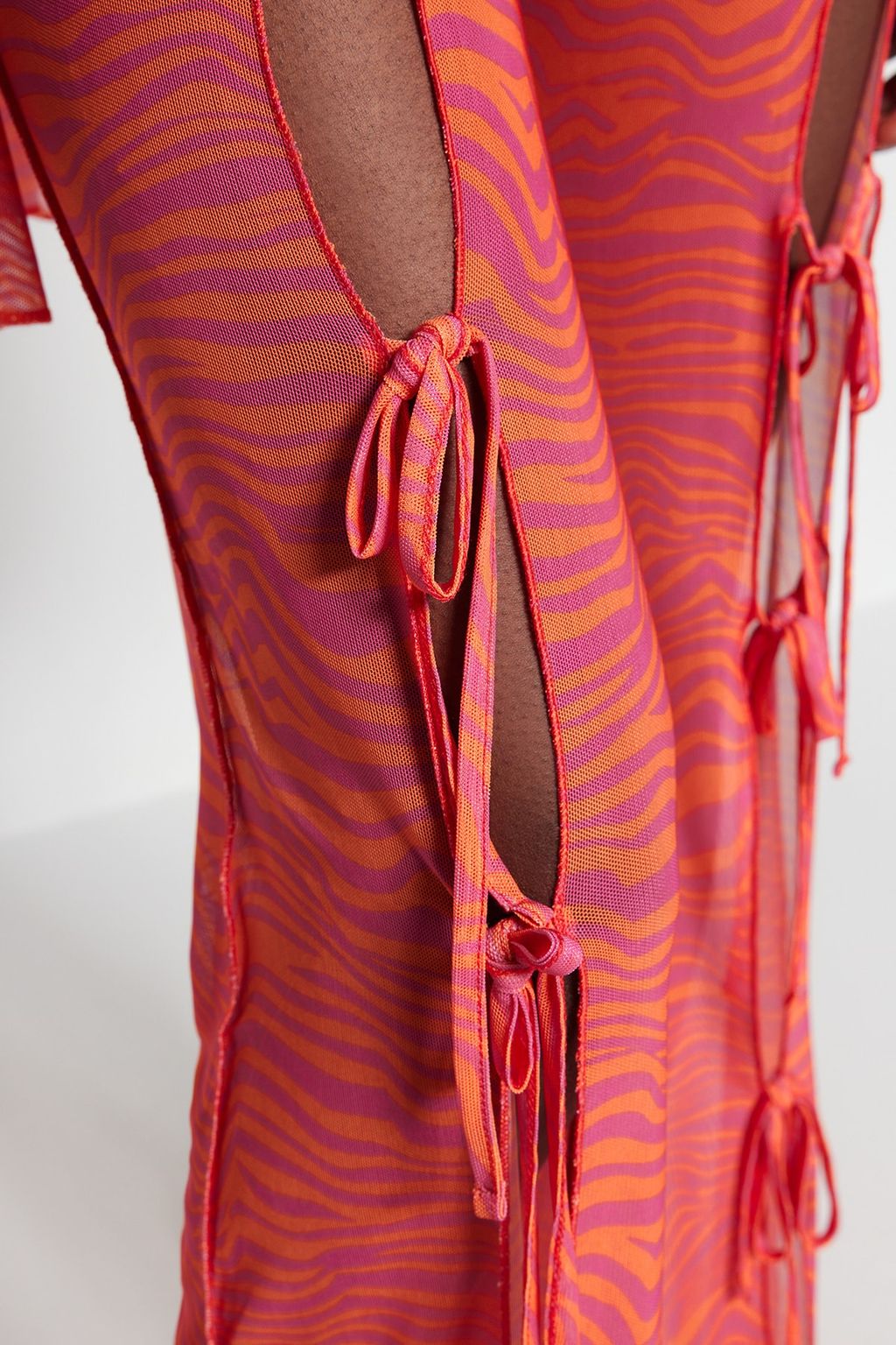 TRENDYOLMILLA Tiger Desenli Dokuma Y?rtmacl? Plaj Pantolon TBESS23PL00003 фото 4