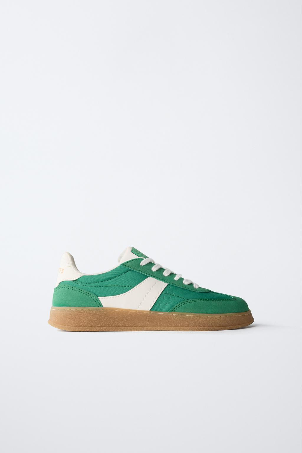 SNEAKERS WITH CHARMS