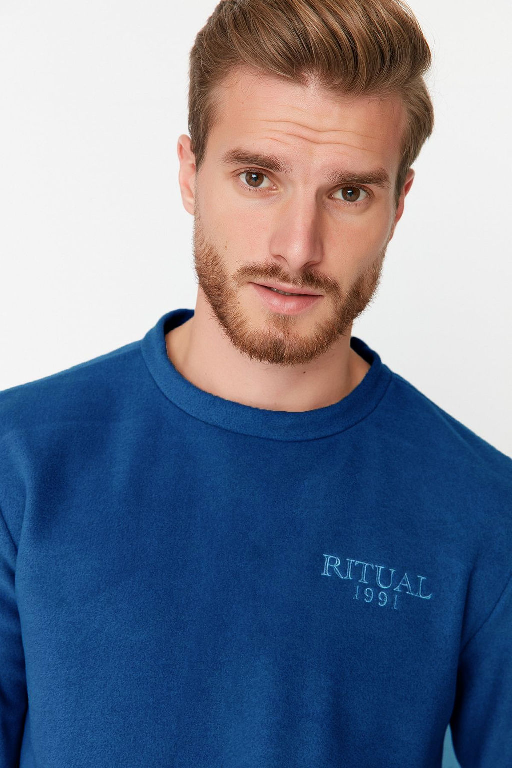 TRENDYOL MAN Gri Regular/Normal Kesim Bisiklet Yaka Anti-pilling Polar Yaz? Bask? Sweatshirt TMNAW23SW00340 - Trendyolmilla фото 3