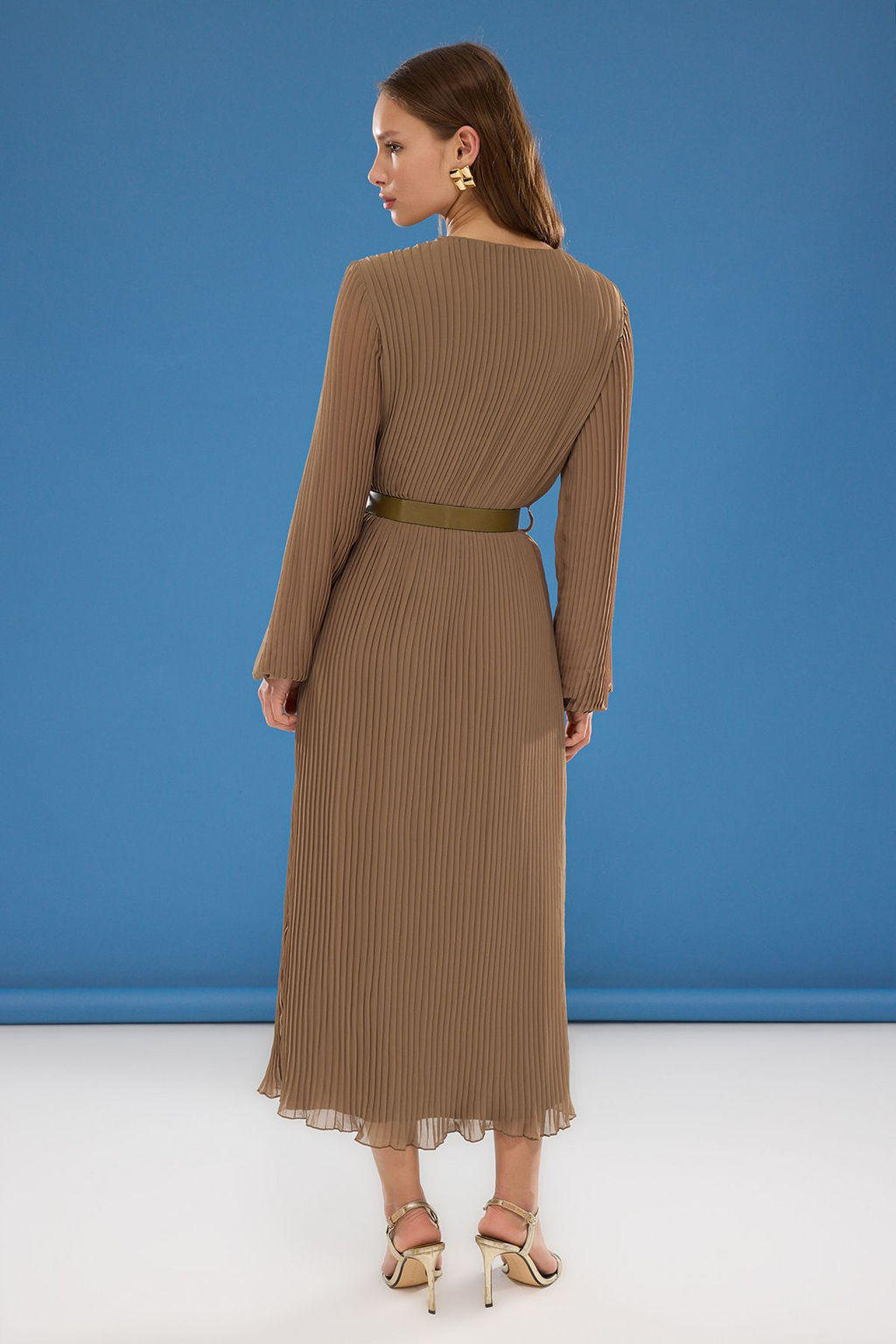 TRENDYOLMILLA Siyah Kemerli A Kesim Piliseli Maxi Astarl? Sifon Dokuma Elbise TWOAW24EL00471 фото 23