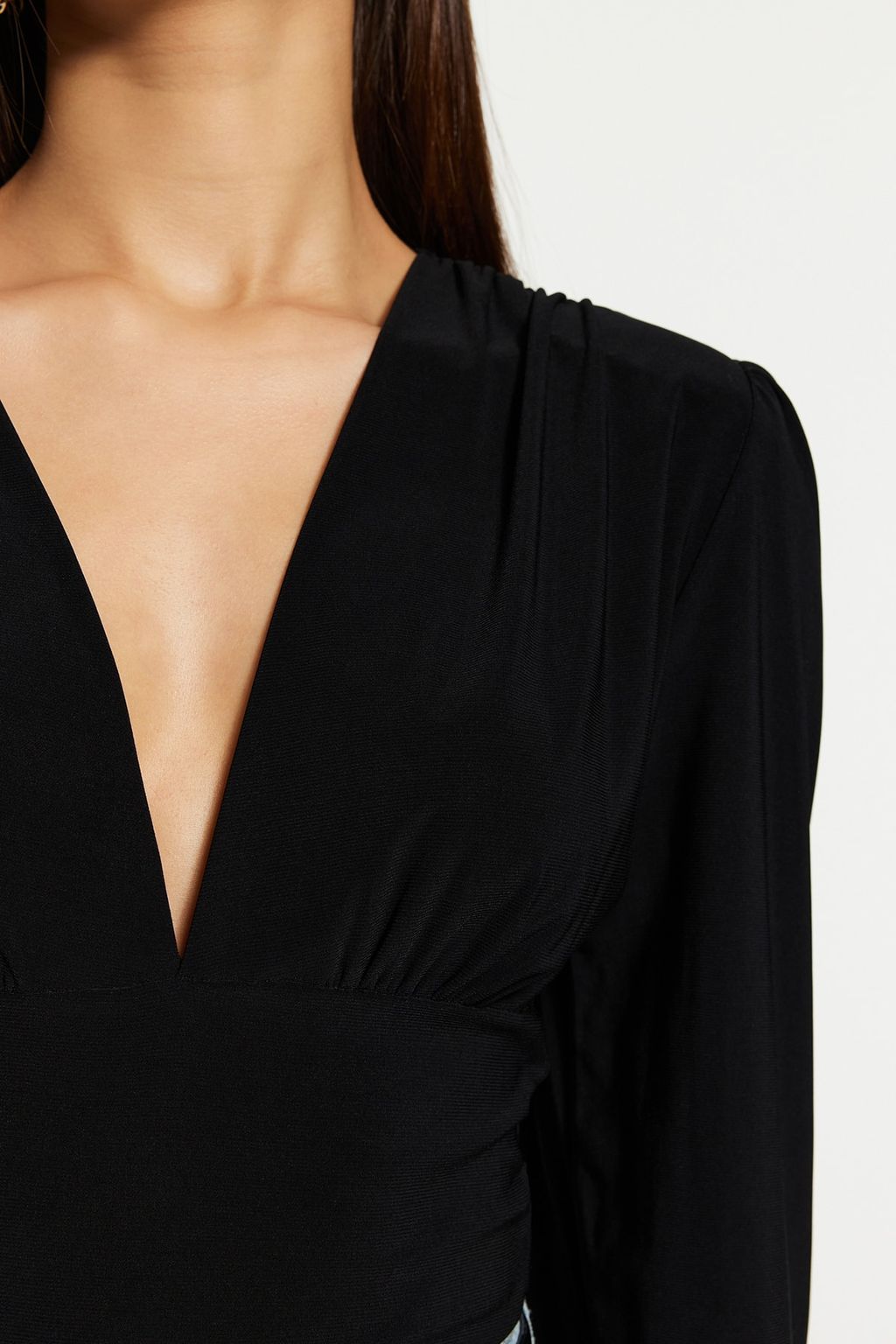 TRENDYOLMILLA Siyah Balon Kol V Yaka Fitted/Vucuda Oturan Esnek C?tc?tl? Orme Body TWOSS23BD00030 фото 20