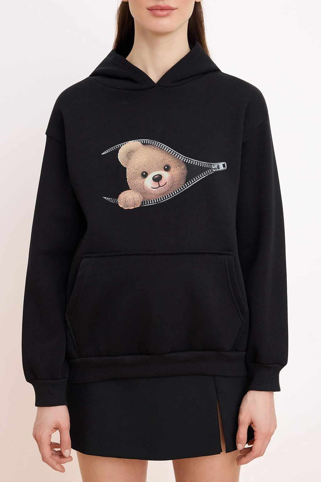 Siyah Kal?n Ici Polarl? Slogan Standart Kal?p Kapusonlu Orme Sweatshirt TWOSS26SW00008