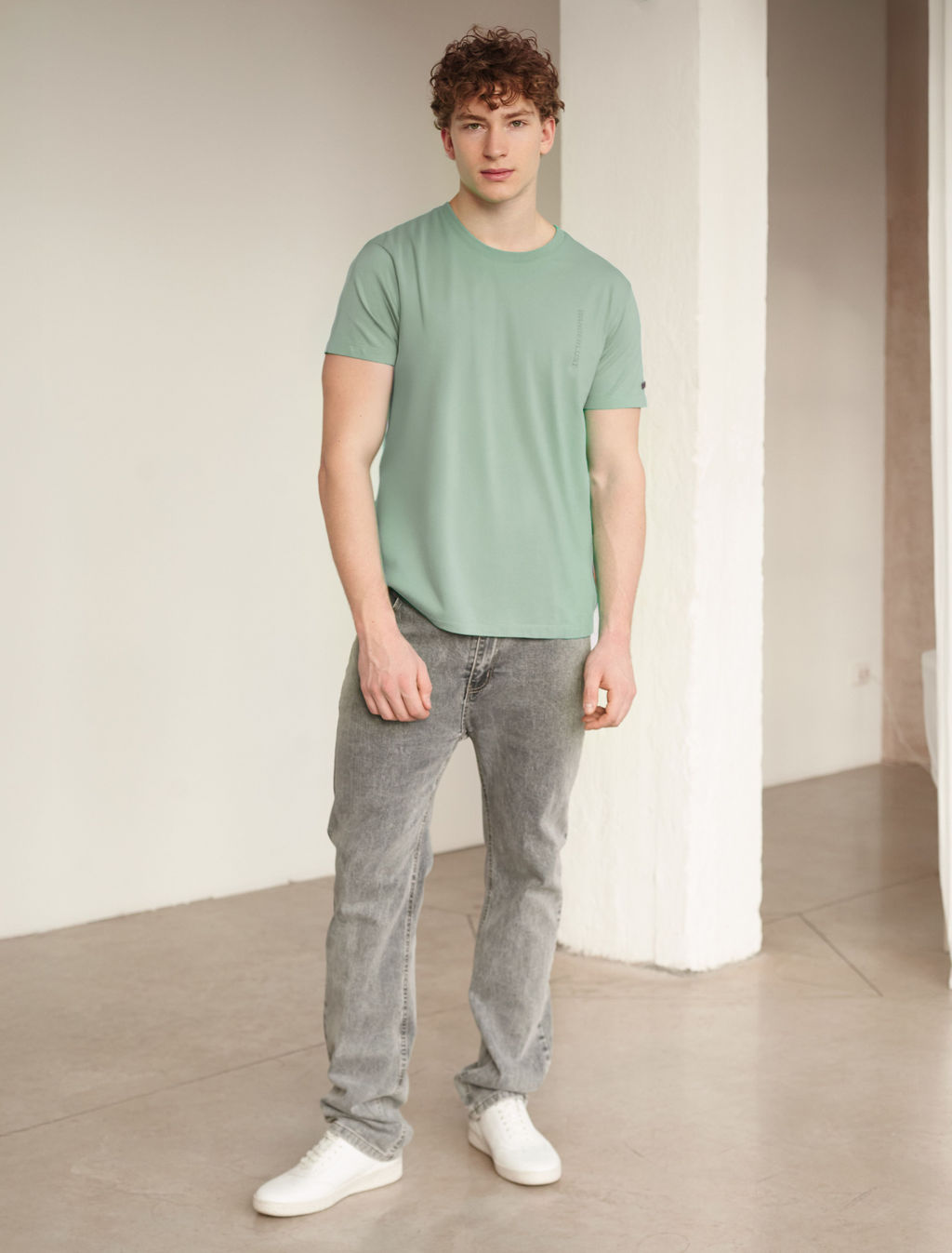 Футболка из премиального хлопка с авторским принтом