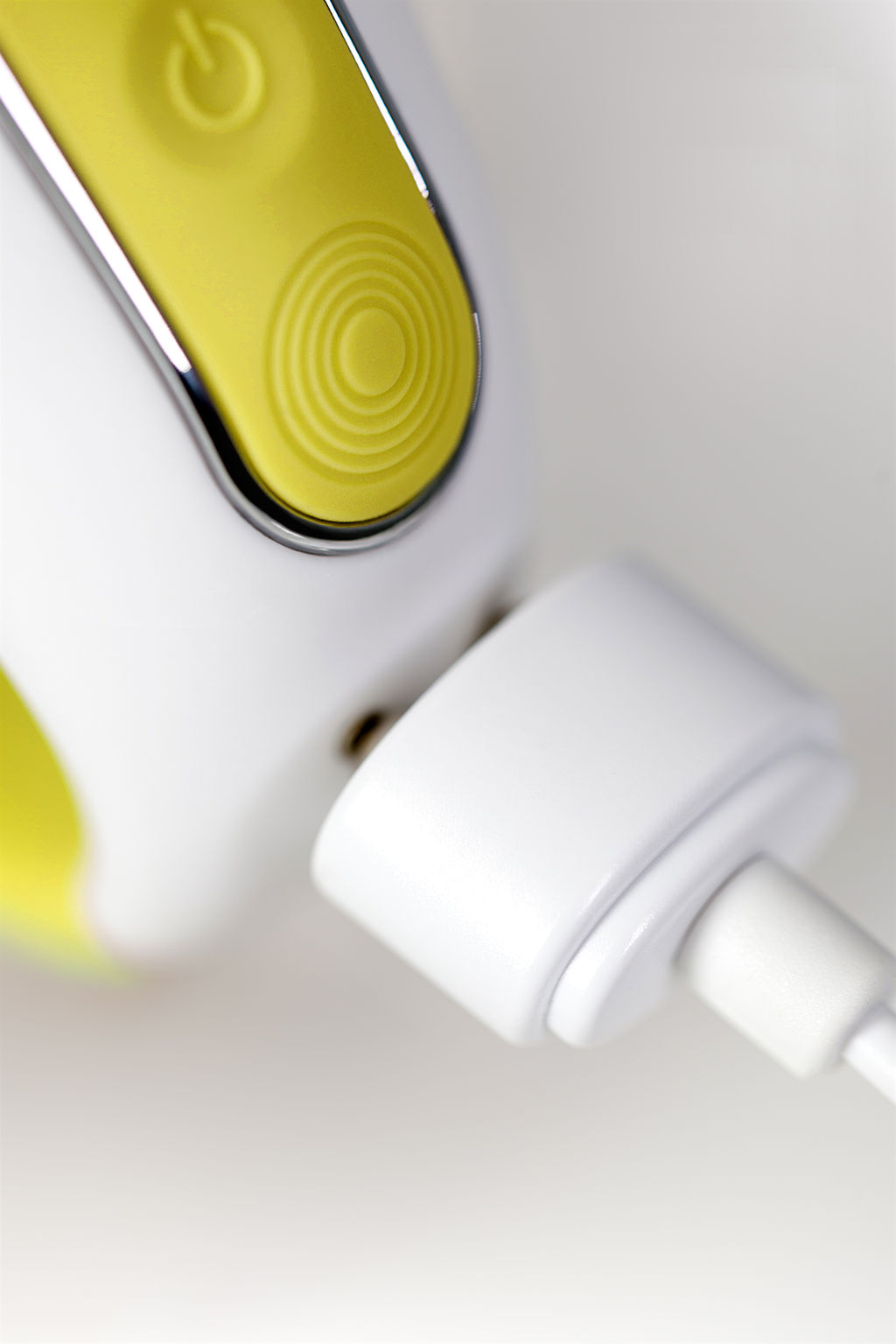 Нереалистичный вибратор Satisfyer Vibes Yummy Sunshine, силикон, желтый, 22,5 см.  фото 15